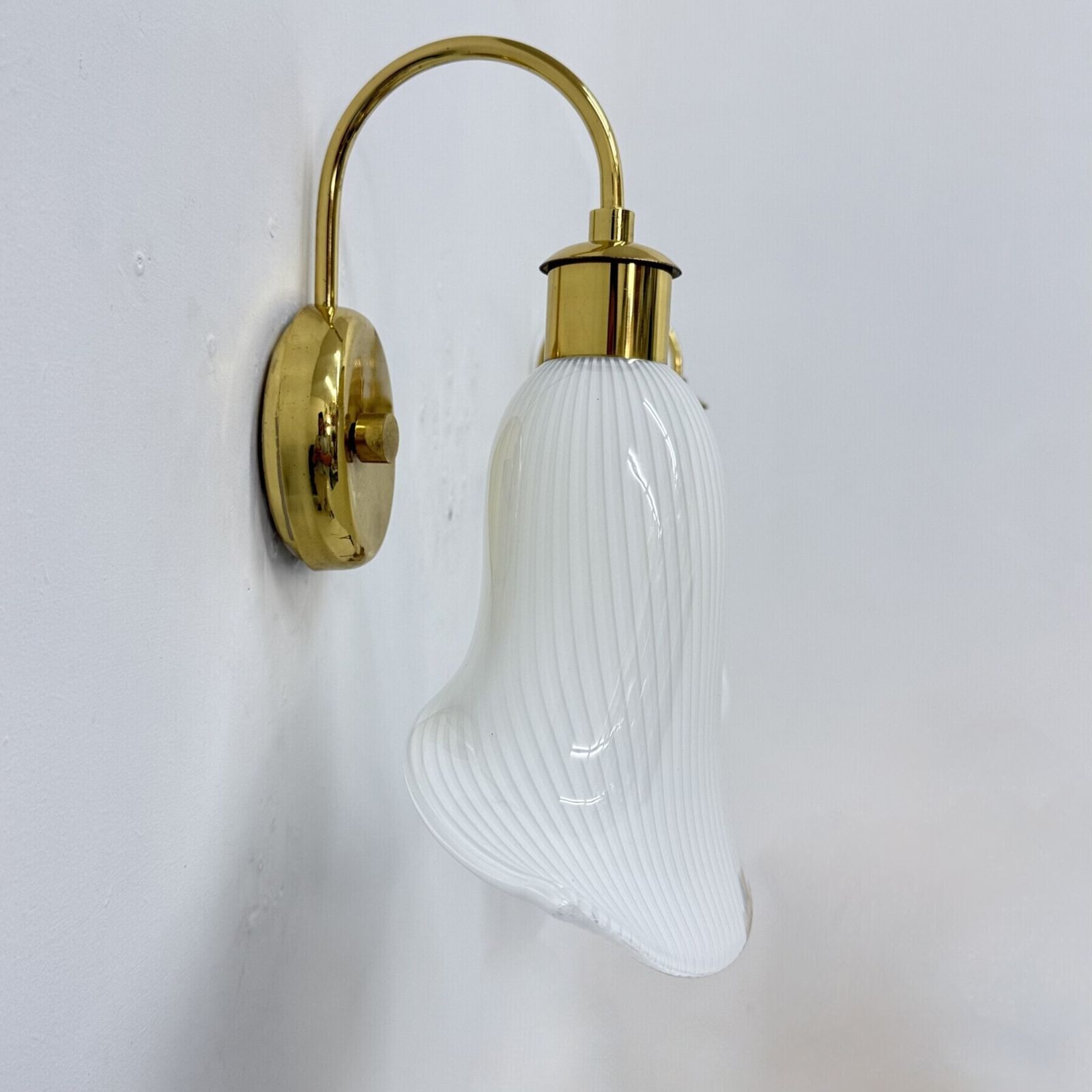 photo furniture Paire d'appliques italiennes en verre de Murano rayé, années 1970