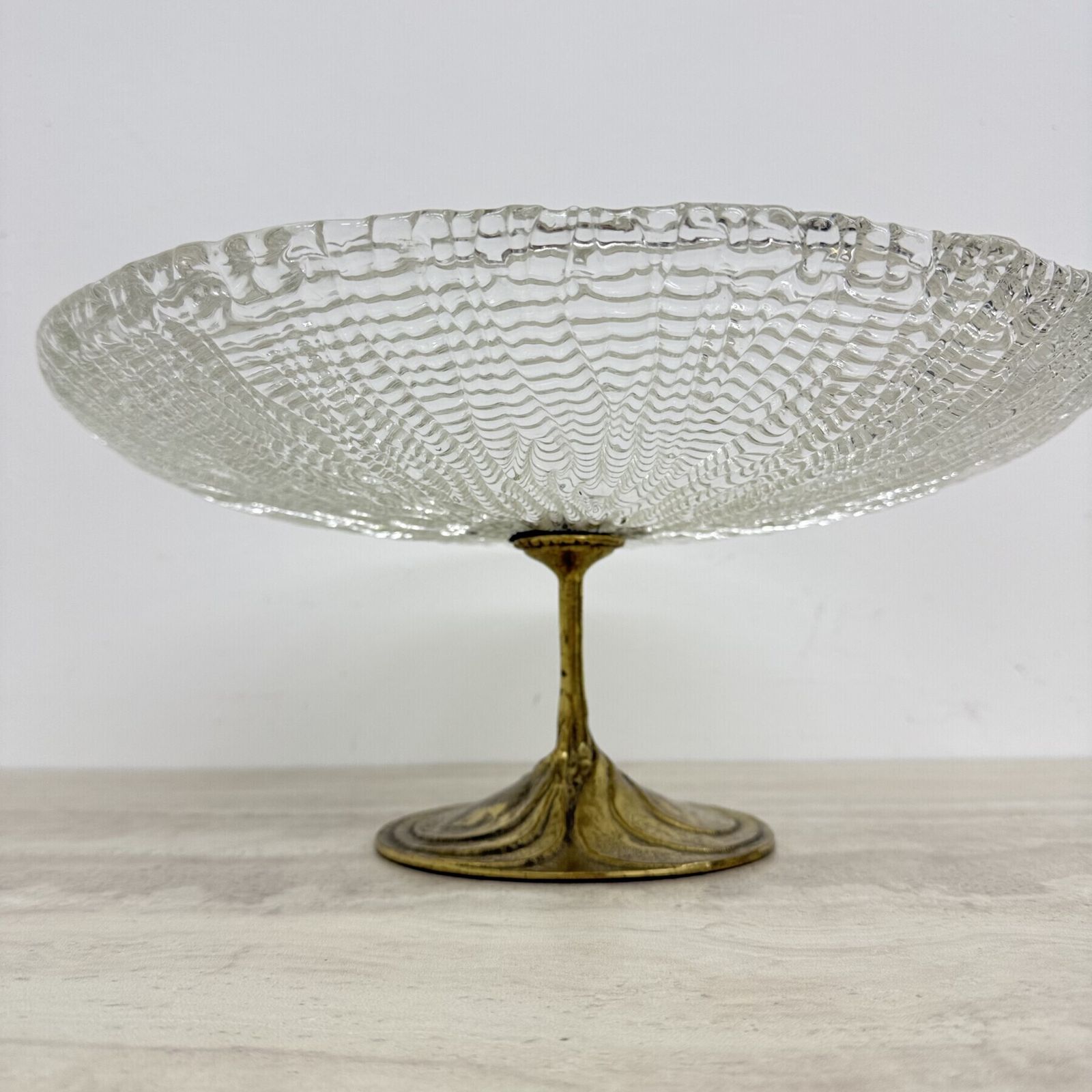Coupe mid-century modern en cristal et laiton, années 1960 photo buy