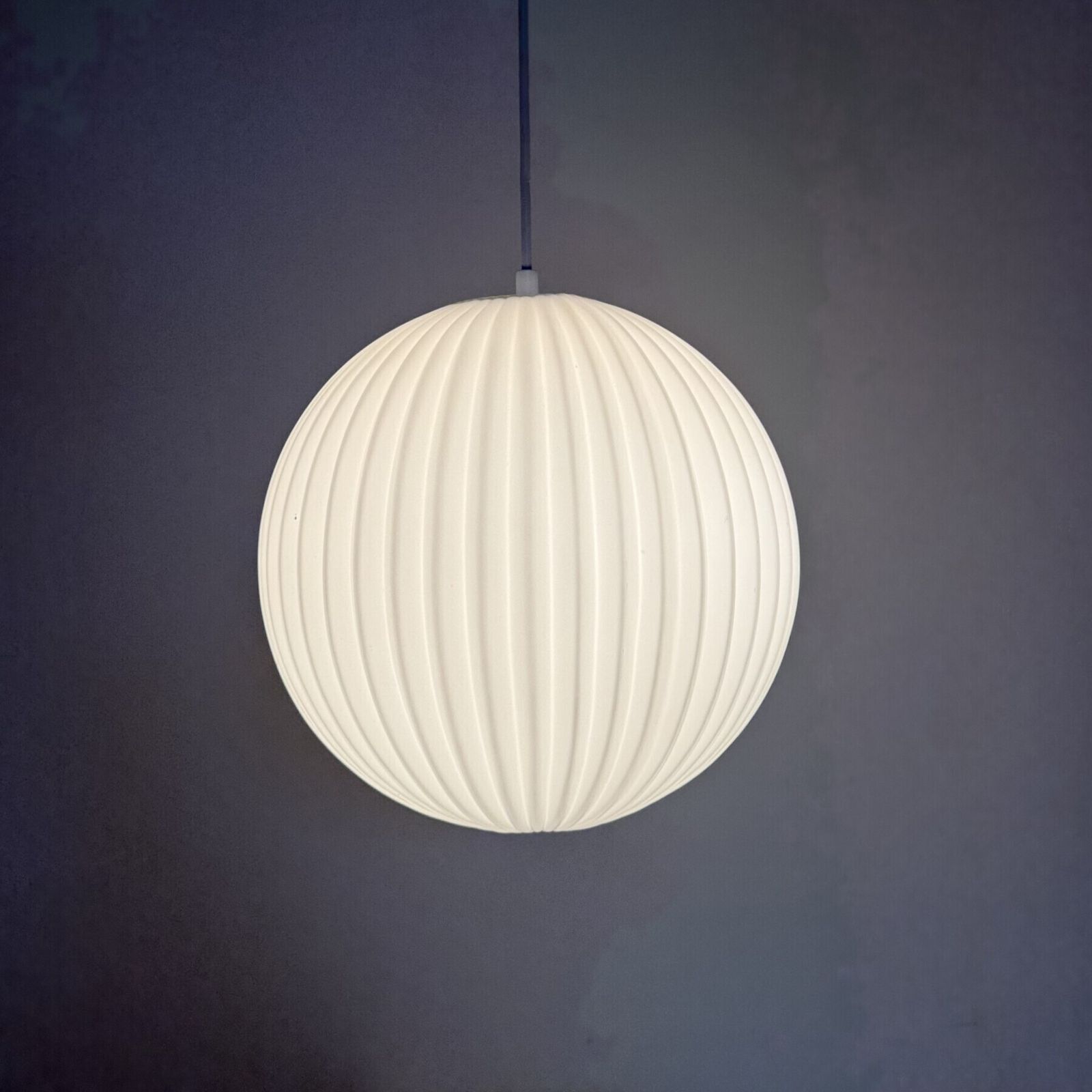Rare suspension en verre opaline Louis Kalff pour Philips, années 1960 photo 933.0