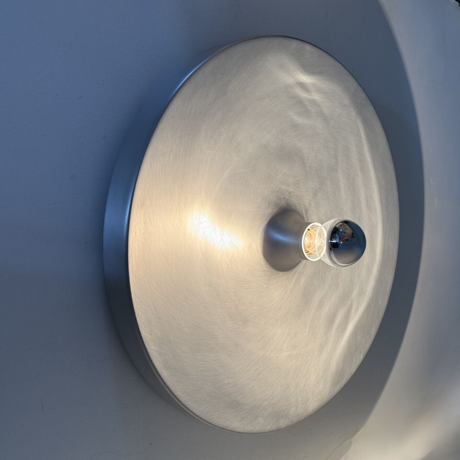 Mid Century Design Disc Lamp , ca. jaren 1970, toegeschreven aan Charlotte Perriand voor Les Arcs photo Verlichting