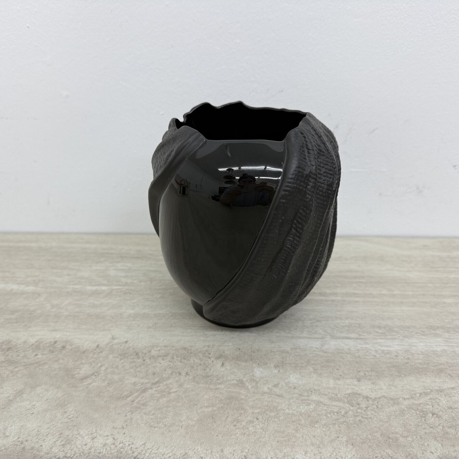 Rosenthal Vase Black Porcelain Johan Van Loon , 1980s photo vintage