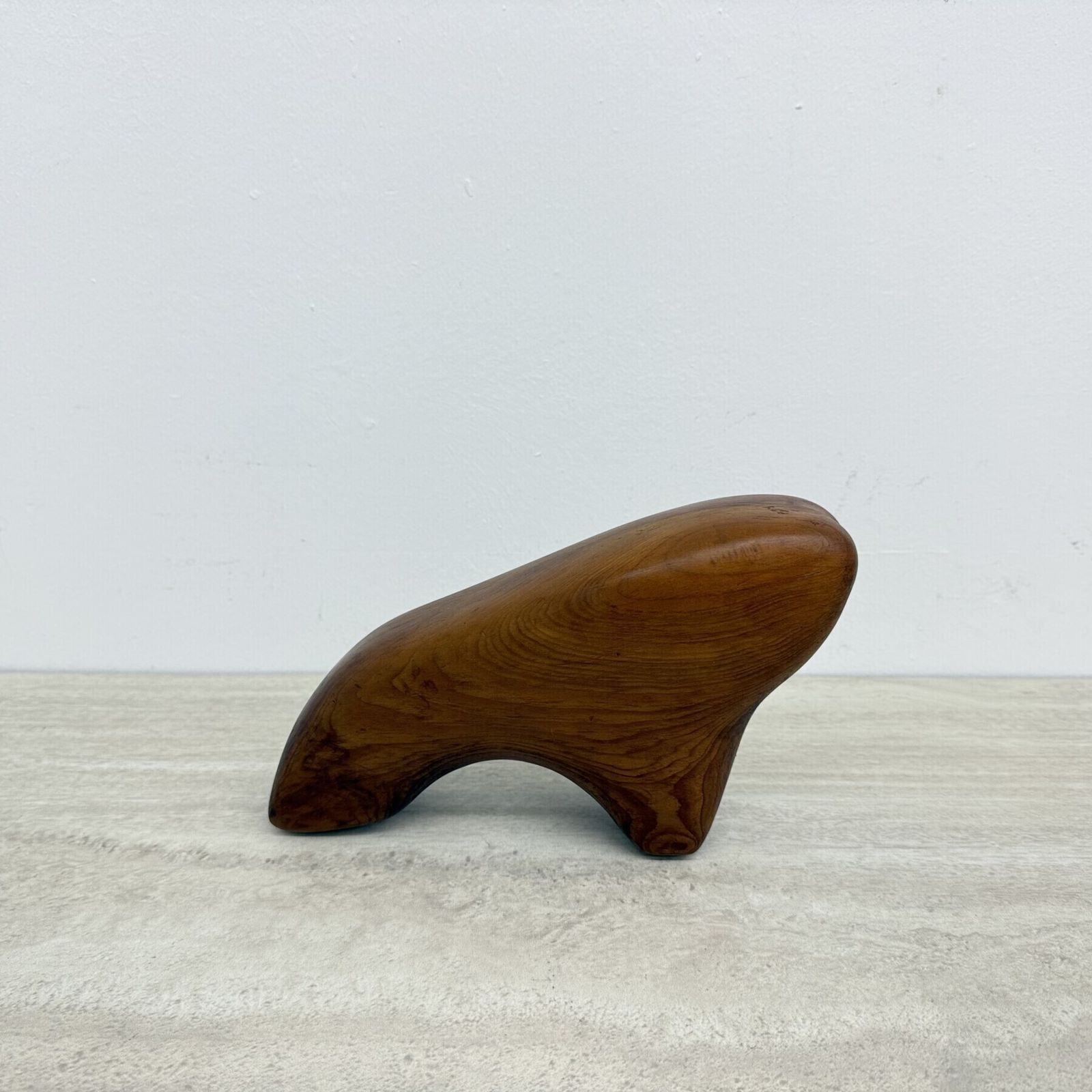 Mid-Century abstract houten stier in teak, jaren 1970 photo Kunst
