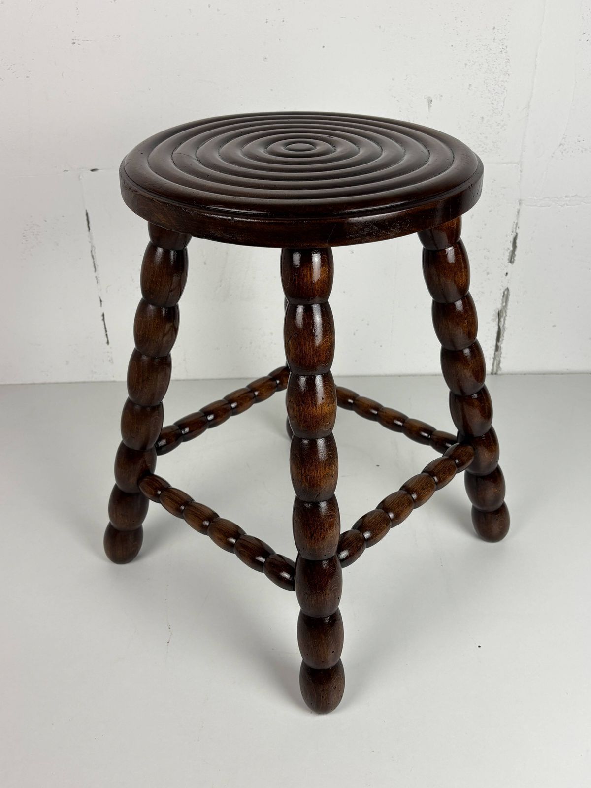 photo vintage Tabouret mid-century en bois à pieds tournés, dans le style de Charles Dudouyt, France, années 1950