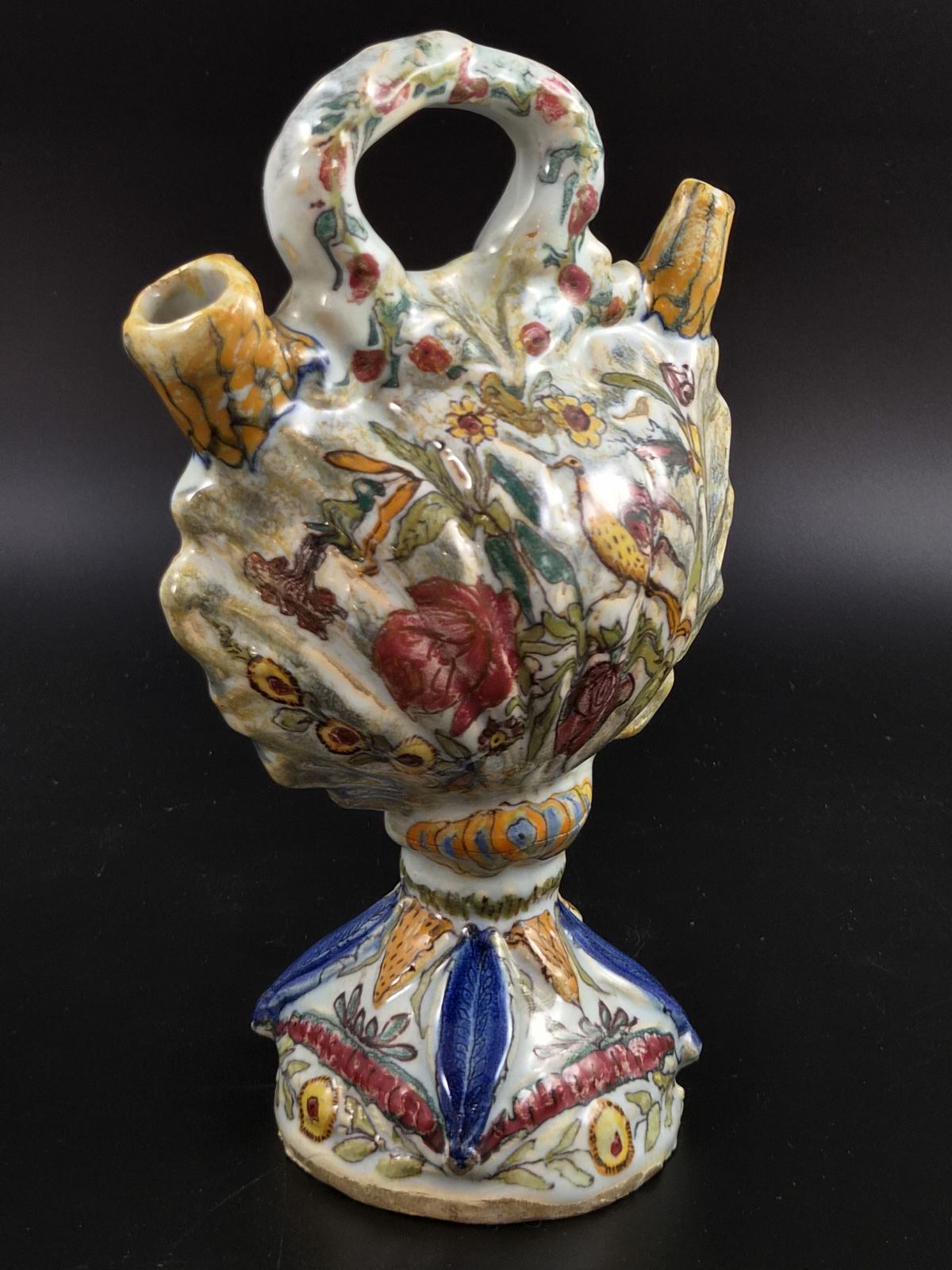 Antiek Italiaans majolica pelgrimsfles in de vorm van een jakobsschelp, Fiasca Da Pellegrino, 18e eeuw photo vinterior