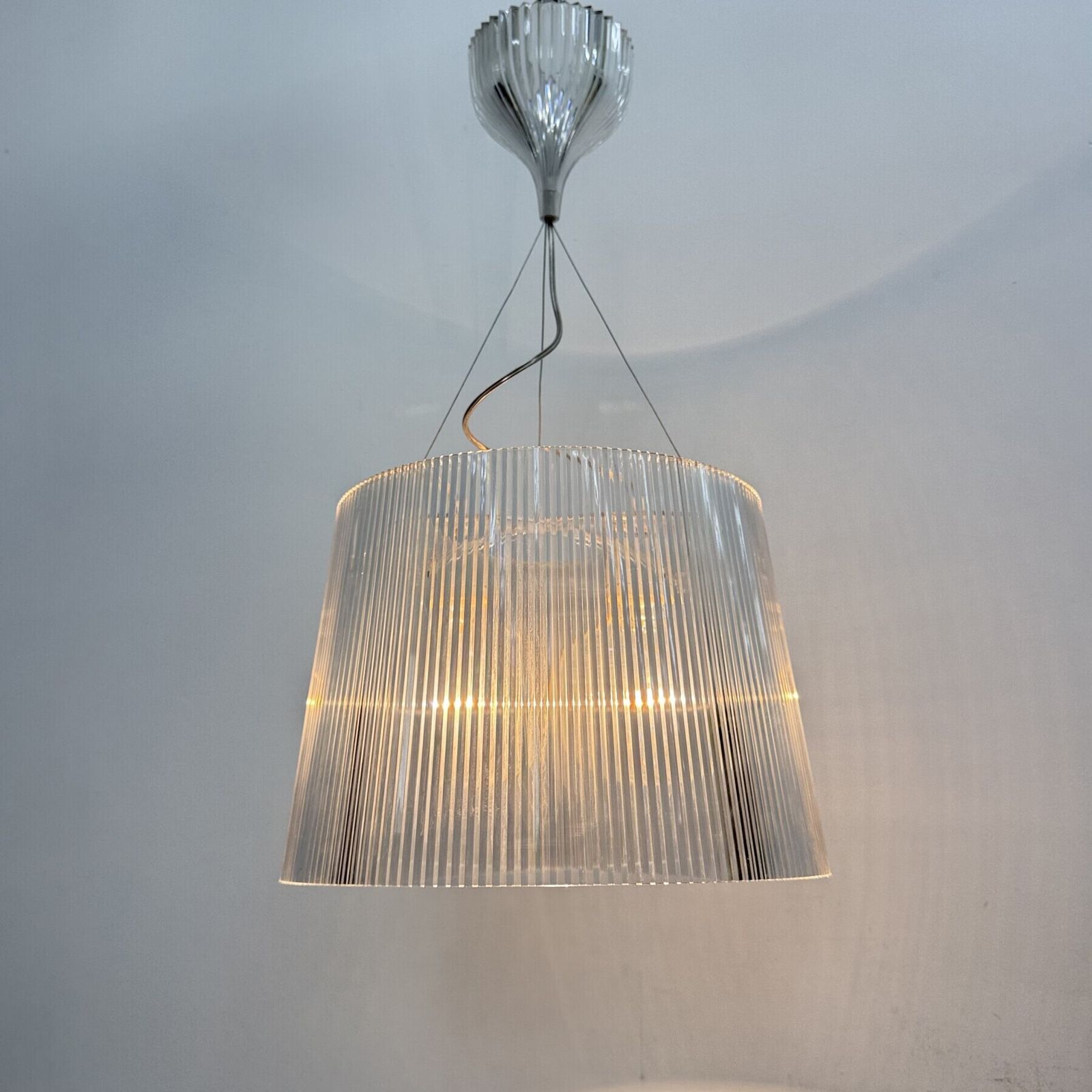 Lampe suspendue Kartell Gé en plexiglass, par Ferruccio Laviani photo 133.0