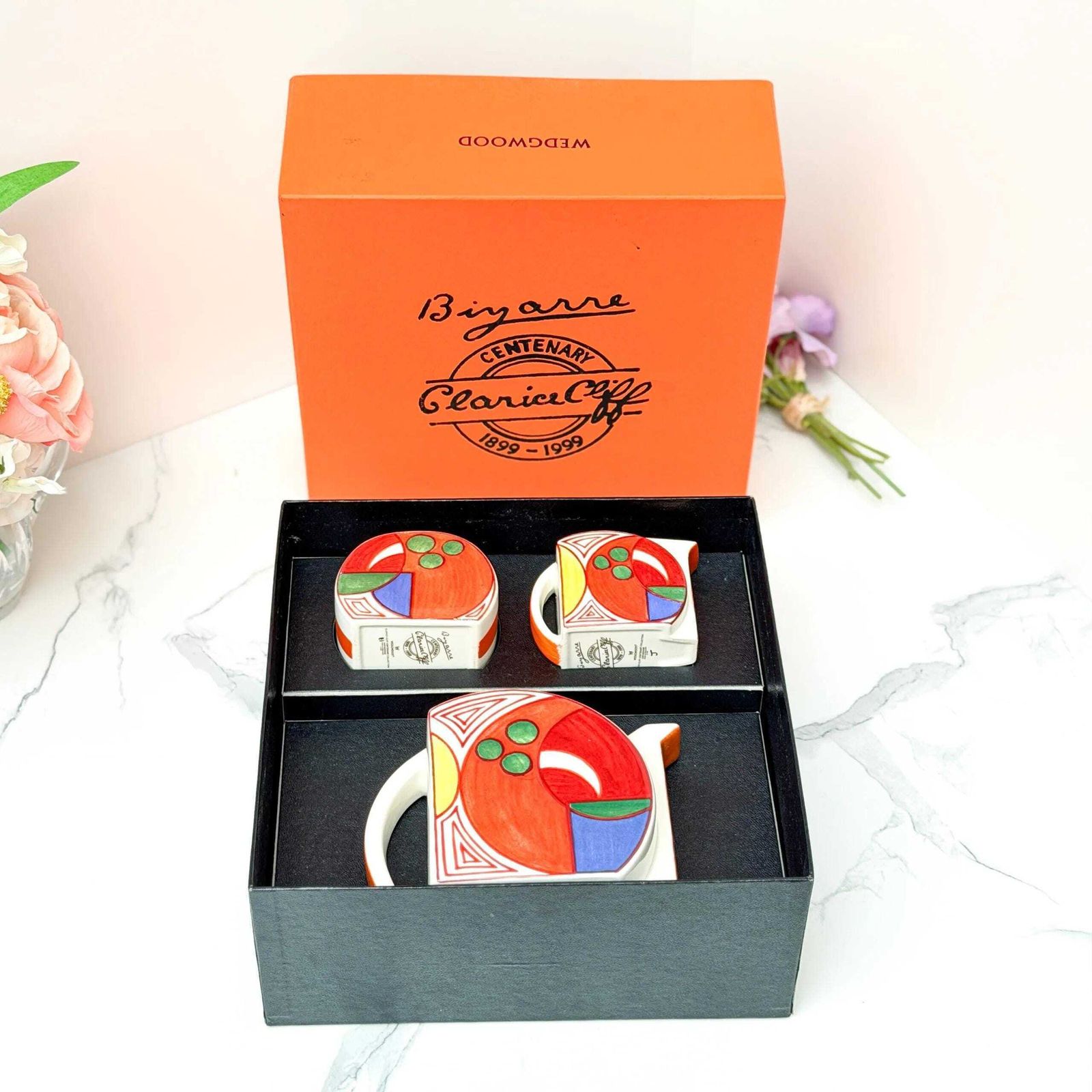 photo vintage Wedgwood Clarice Cliff Centenary Stamford Tea Set Bizarre 1999