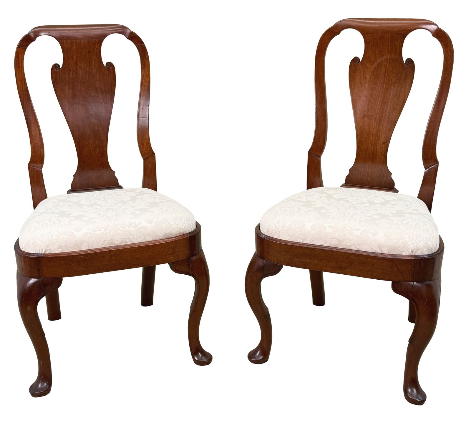 photo for sale Paar walnoten stoelen, Queen Anne-periode (Engeland, ca. 1710), begin 18e eeuw