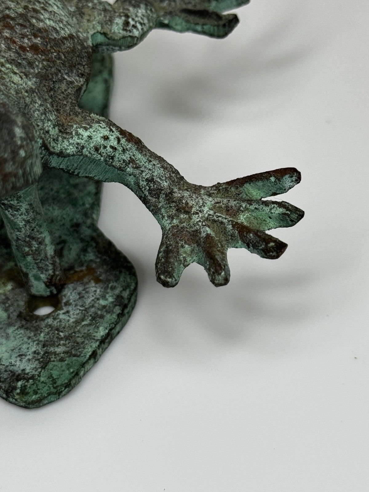Bronzen deurklopper in de vorm van een gekko, zuidwesten van de VS, in de stijl van Oscar Bach photo buy