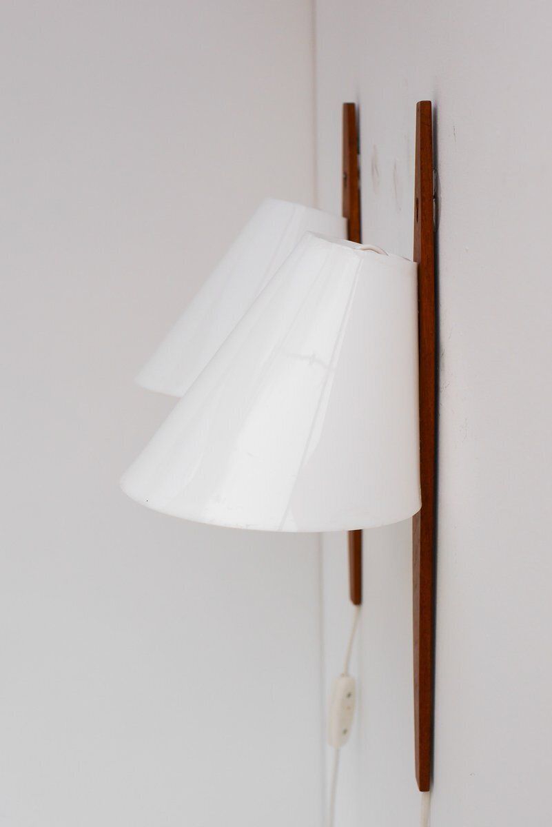 Mid-Century Modern Zweedse wandlampen in teak van Uno & Östen Kristiansson voor Luxus, 1975, set van 2. photo buy