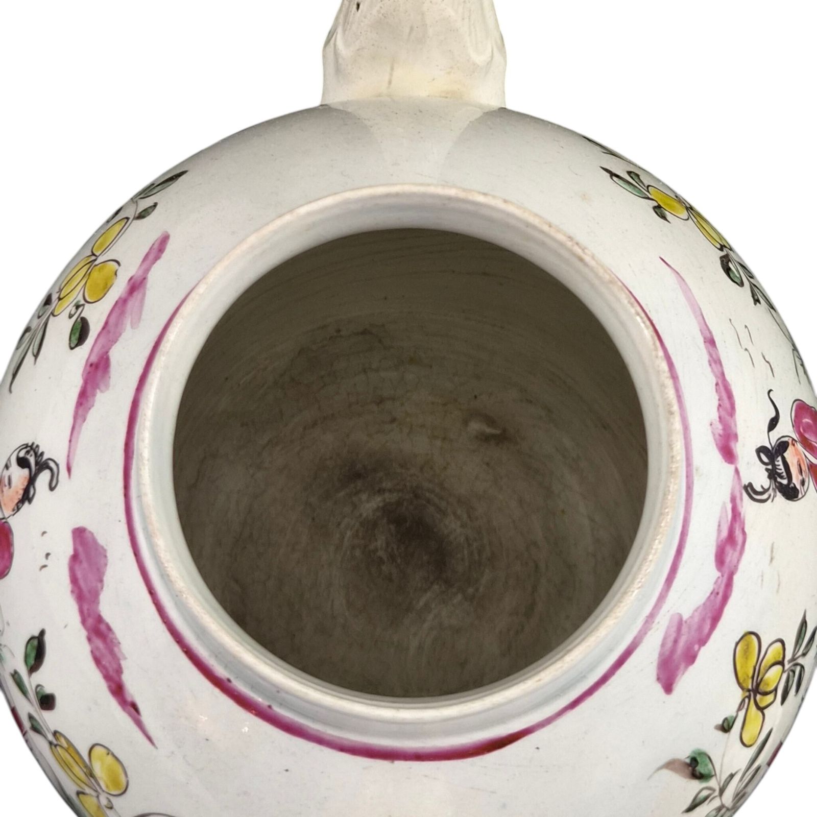 Zeldzame 18e-eeuwse chinoiserie creamware theepot, waarschijnlijk Engels photo vintage