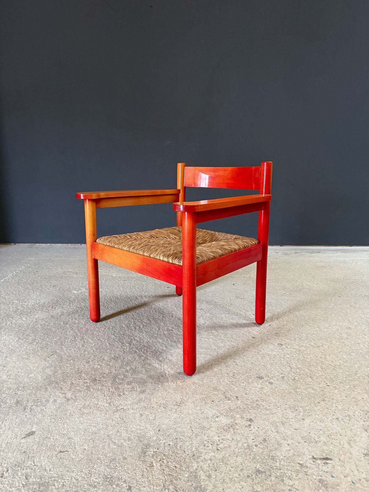 Mcm Design rode loungestoel van Vico Magistretti photo 1400.0