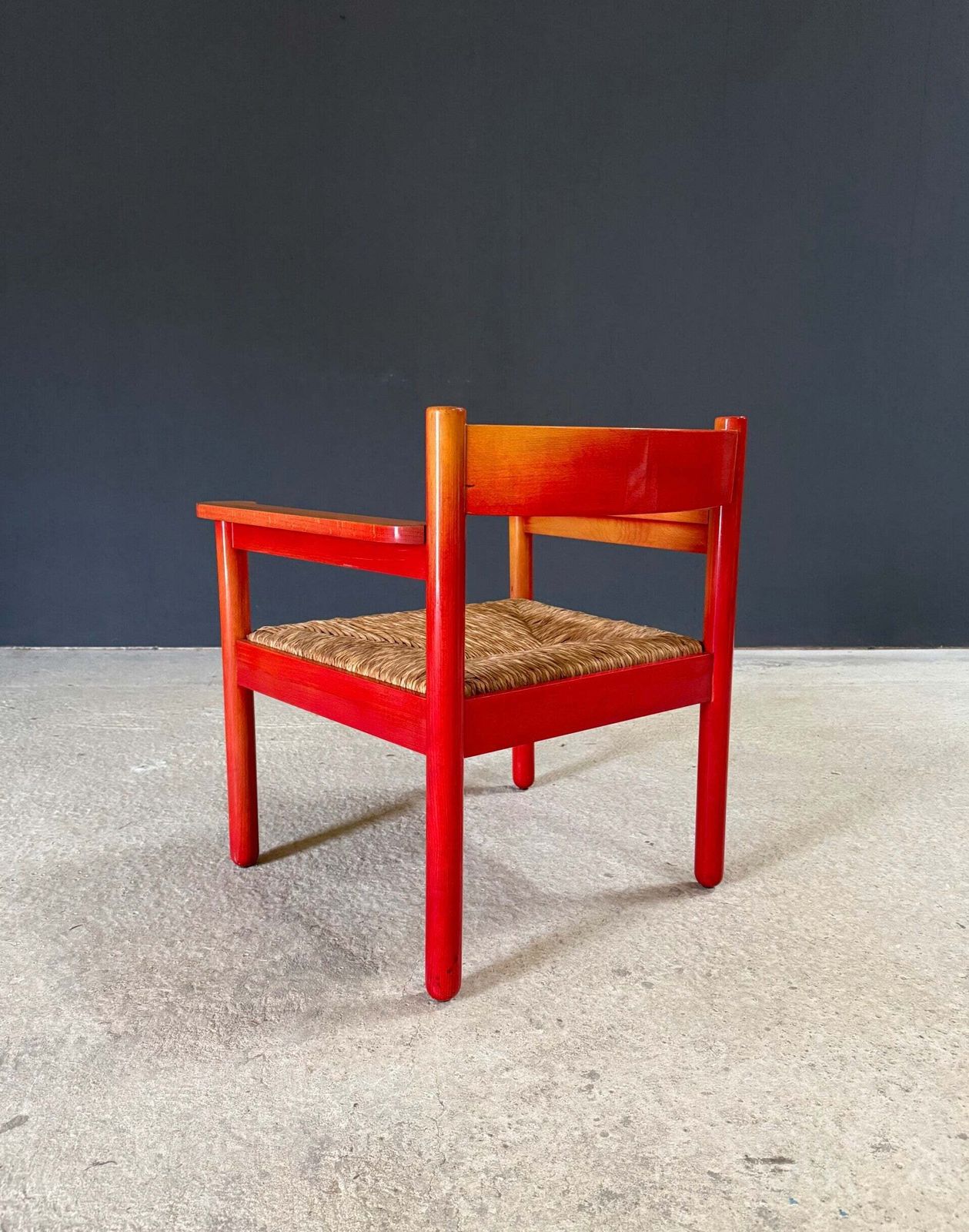 Mcm Design rode loungestoel van Vico Magistretti photo vintage