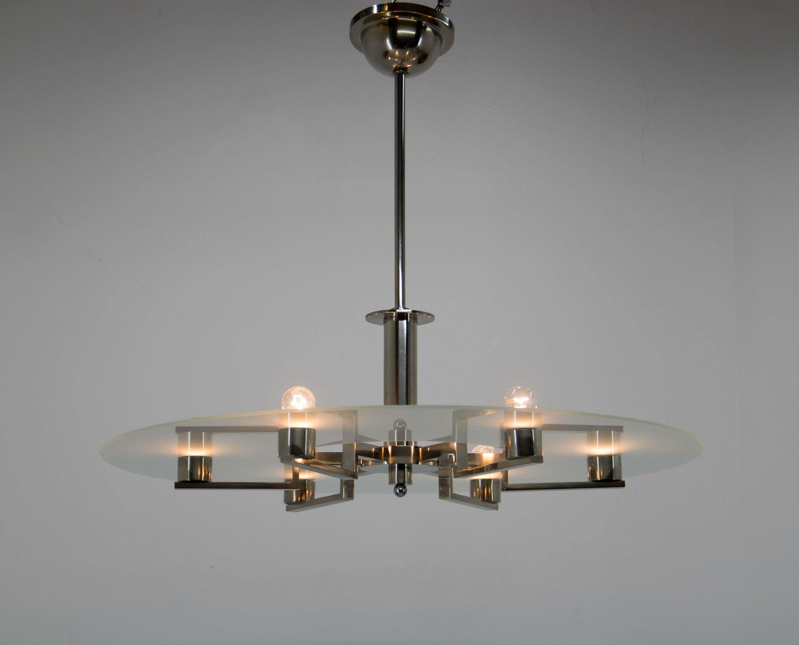 Grand lustre fonctionnaliste à 6 flammes en nickel poli, années 1930 photo for sale