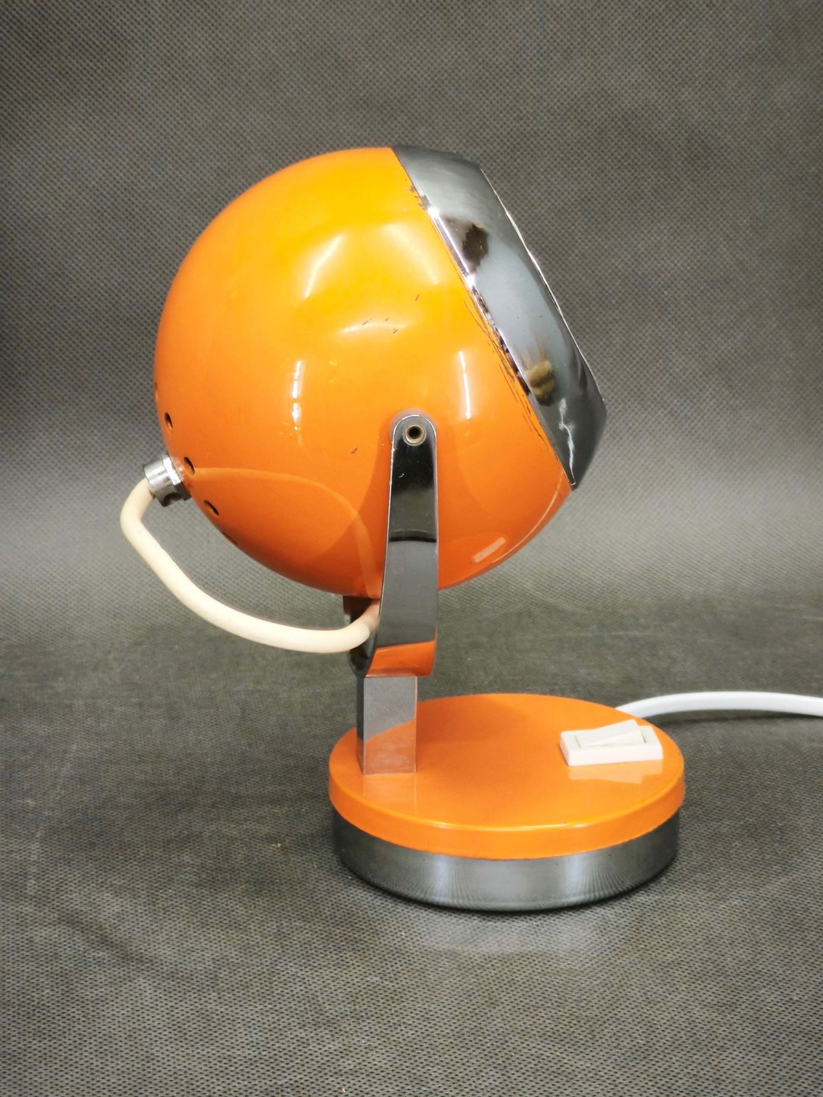 photo furniture Goffredo Reggiani Oranje Eyeball Space Age Tafellamp, Italië, jaren 1970