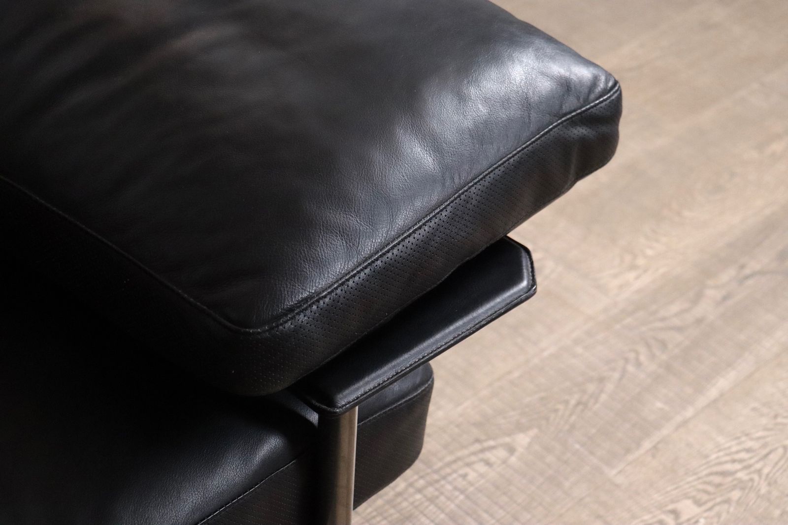 Diesis Three Seater Sofa in Black Leather by Antonio Citterio for B&B Italia, 1970s photo vinterior