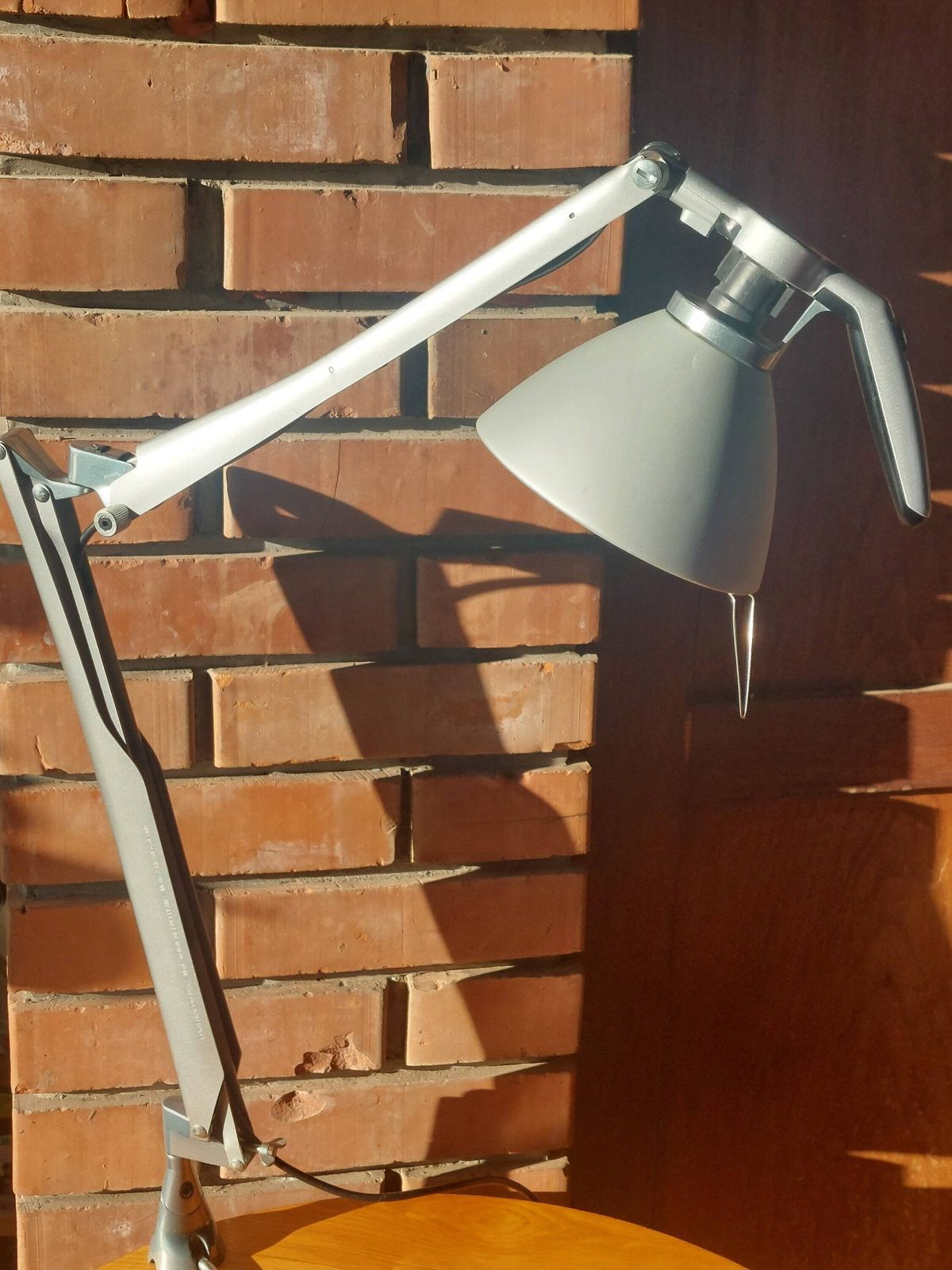 Architectenlamp, Luceplan Fortebraccio van Alberto Meda, Paolo Rizzatto, Italiaanse designer anglepoise tafellamp, Italië, jaren 90