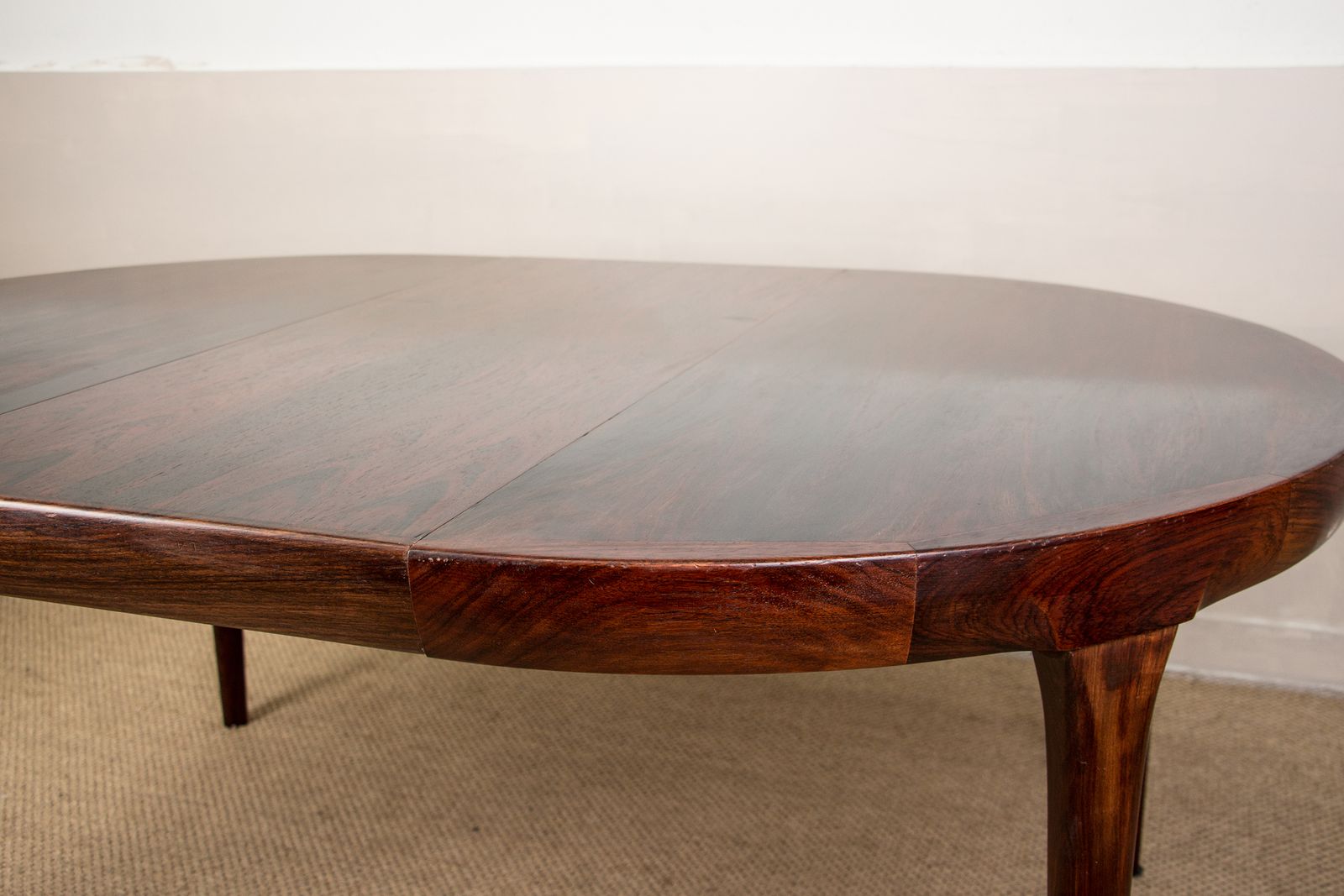 4000.0 Table à manger danoise extensible en palissandre par Ib Kofod Larsen pour Faarup Møbelfabrik, 1960. photo