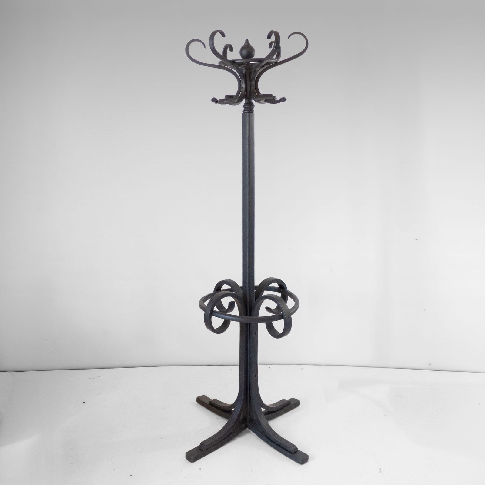 Antieke gebogen houten kapstok in de stijl van Thonet, ca. 1900