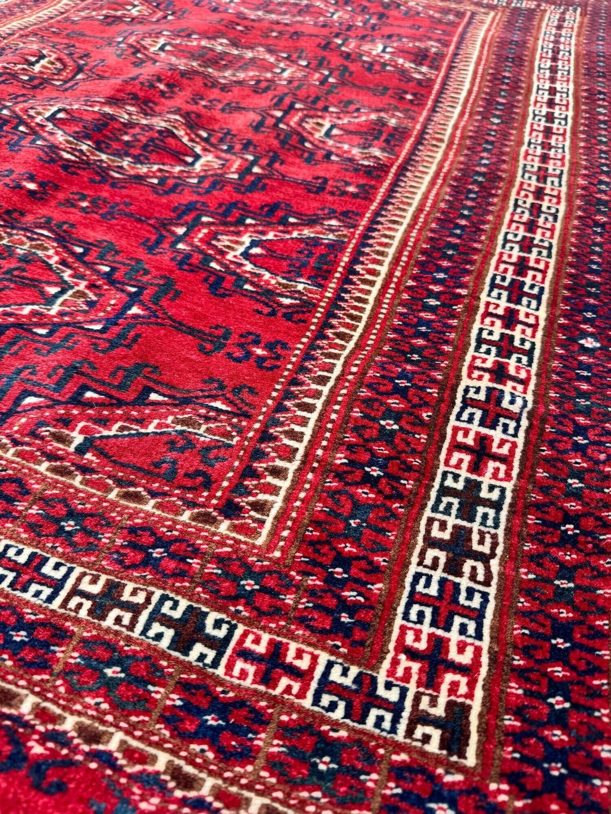 photo furniture Vintage Turkmen Yomut Rug 1.22m X 0.95m