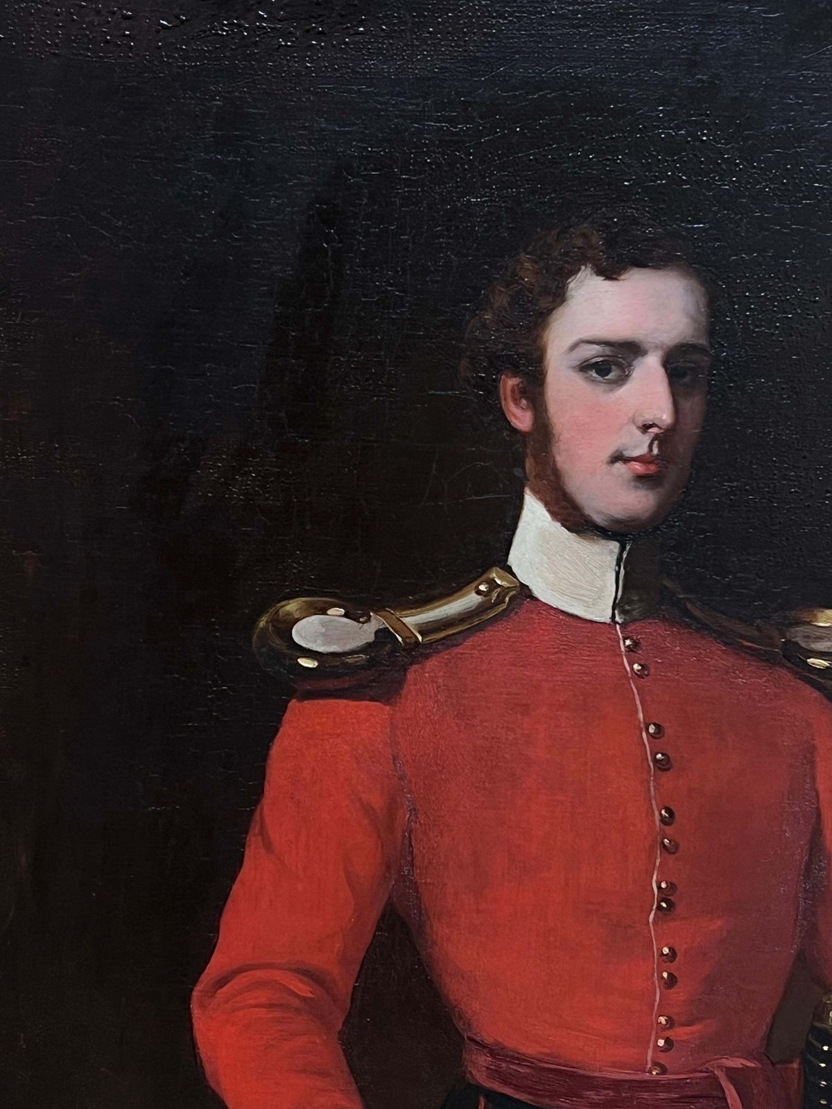 Portrait d'un officier britannique en uniforme militaire rouge, milieu du XIXe siècle - peinture à l'huile d'époque photo for sale