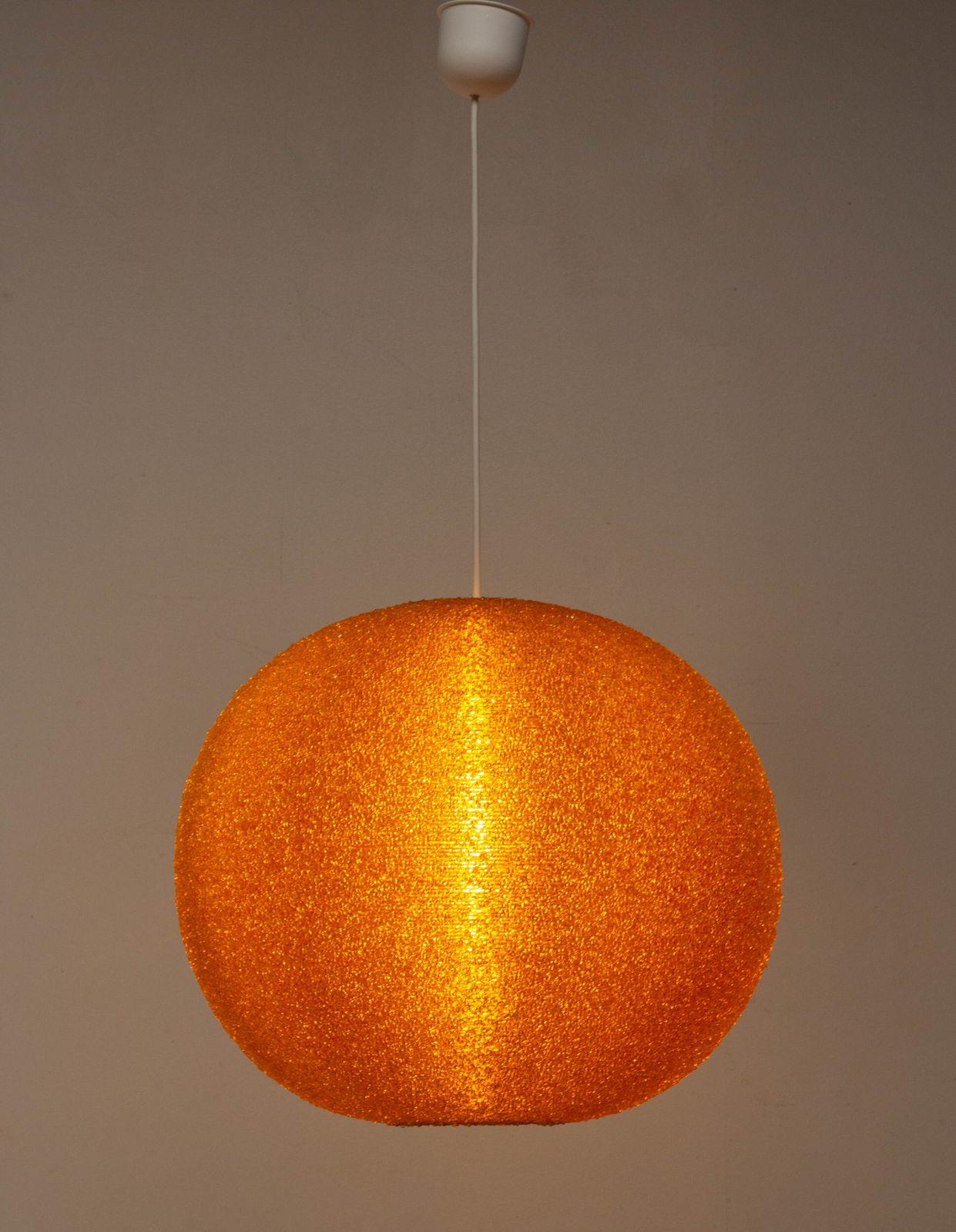 Franse plafondlamp, getextureerd oranje plexiglas, Space Age, ca. 1970 photo furniture