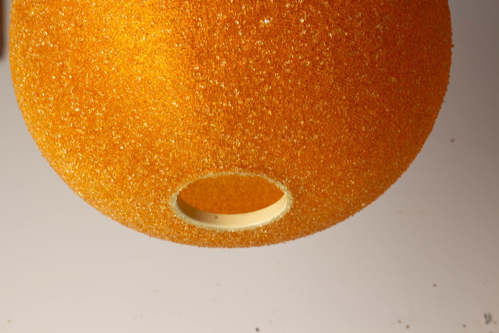 Franse plafondlamp, getextureerd oranje plexiglas, Space Age, ca. 1970 photo vinterior