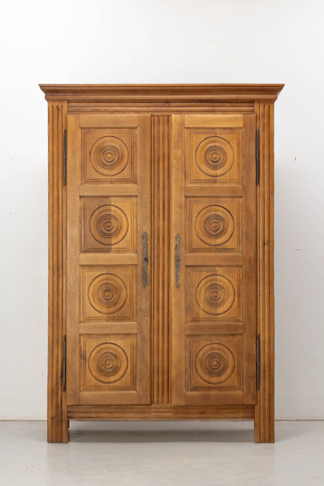 Armoire en chêne sculpté, dans le style de Charles Dudouyt, France, 1960 photo for sale