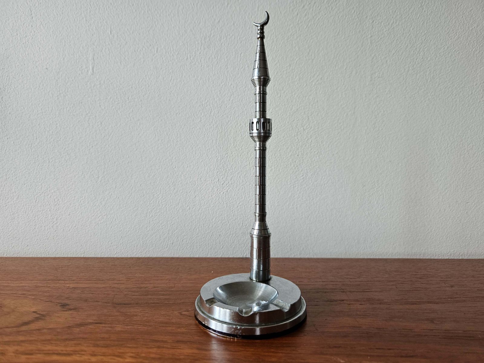 Zeldzame mid-century asbak, model Eger Minaret, Hongarije, ca. jaren 1970 photo furniture