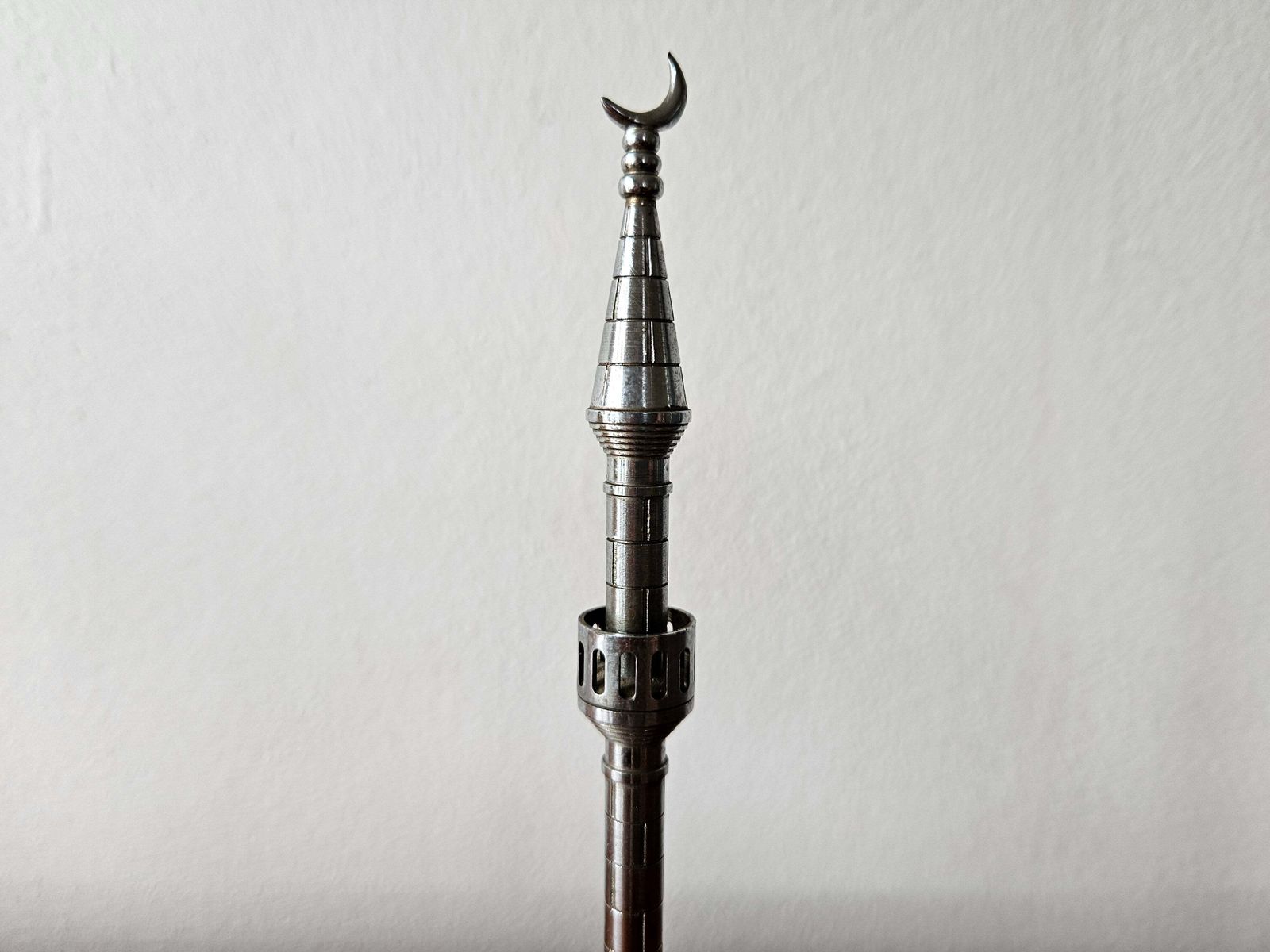 Zeldzame mid-century asbak, model Eger Minaret, Hongarije, ca. jaren 1970 photo Woonaccessoires