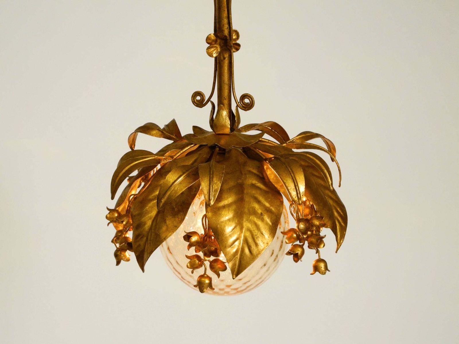Vergulde Metalen Hanglamp uit de Jaren 1970 met Glazen Bol van Hans Kögl photo vintage