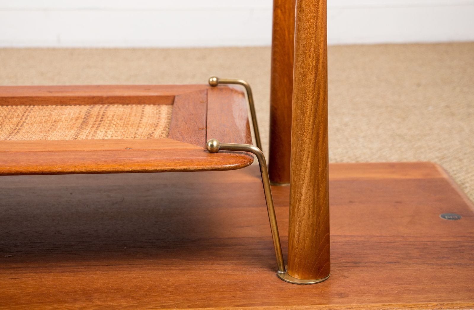 photo vintage Table basse danoise à deux plateaux en teck et cannage, modèle FD 516, par Peter Hvidt et Orla Mølgaard pour France & Søn, 1965.