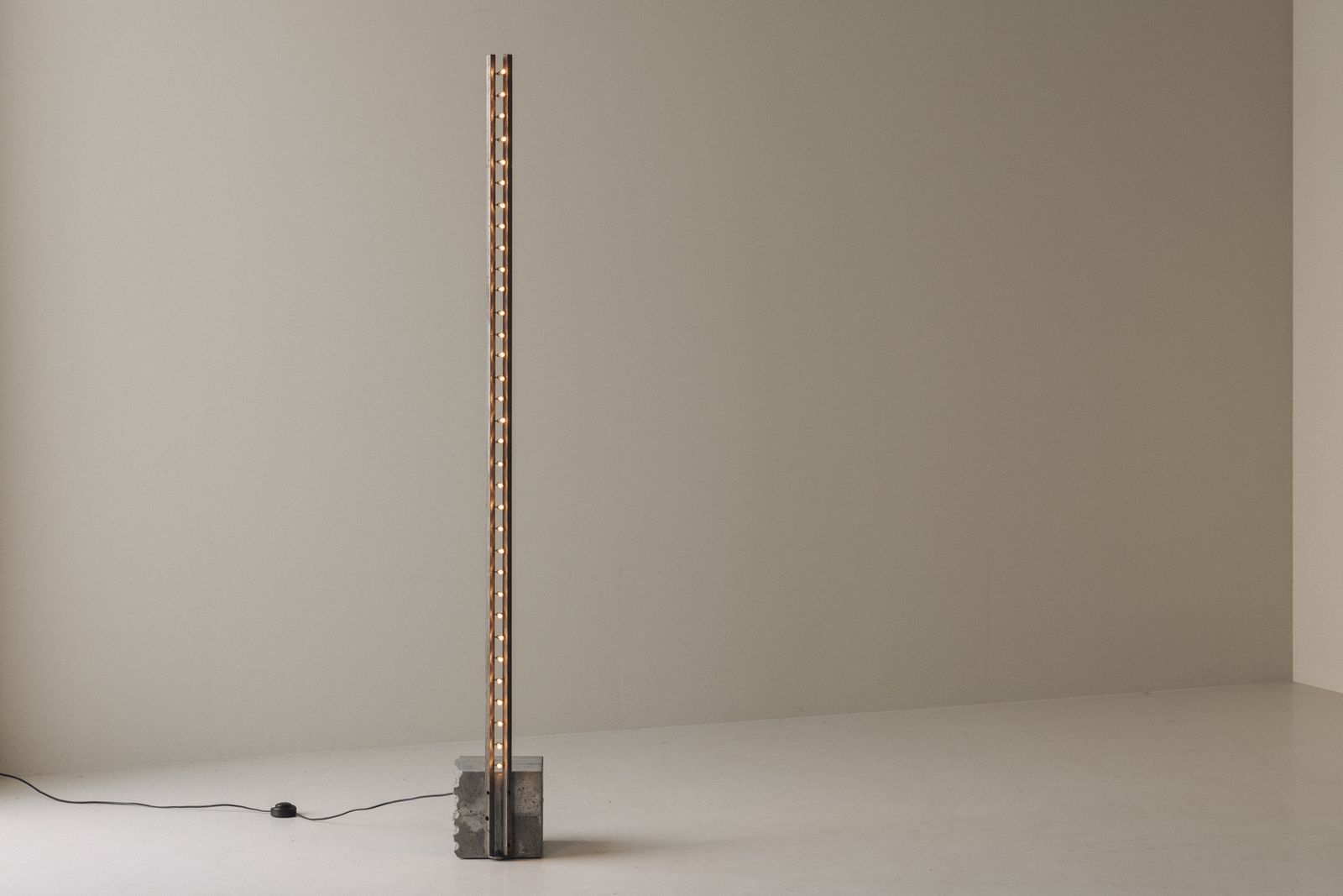 Sculptural Brutalist Floor Lamp In Concrete And Steel, 1980s.
