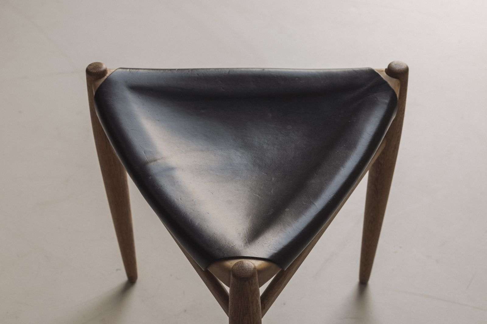 Rare Tripod Stool In Leather By Uno & östen Kristiansson For Luxus, Sweden 1960s photo buy