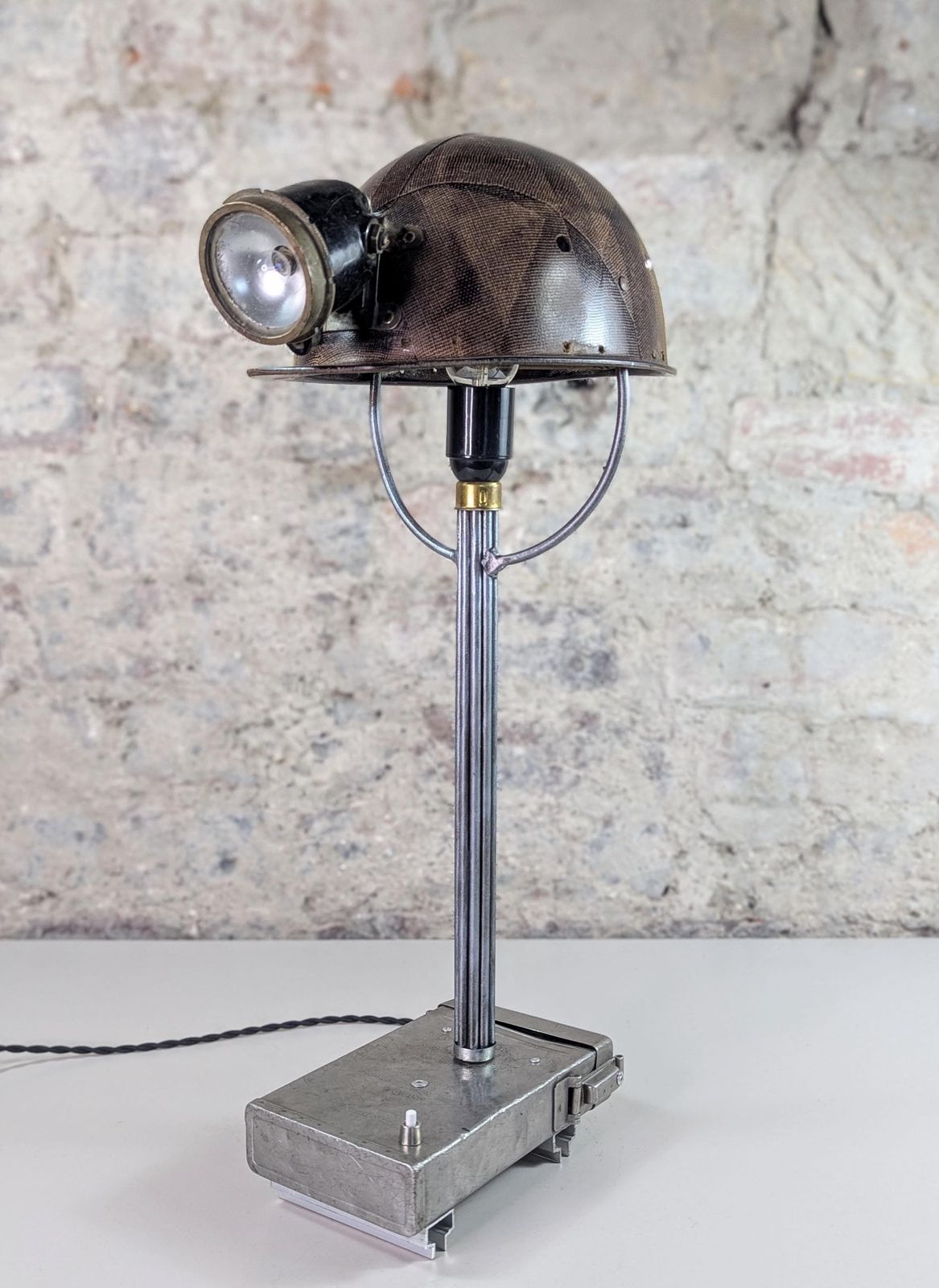 Bespoke Vintage Mijnwerkerslamp - Handgemaakt van Originele Onderdelen photo for sale