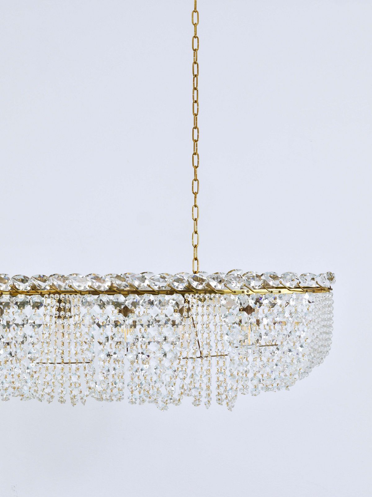 J.T. Kalmar Josef Frank 58" Zeppelin kristallen en messing hanglamp, Wenen, ca. jaren 1950 photo 20401.0
