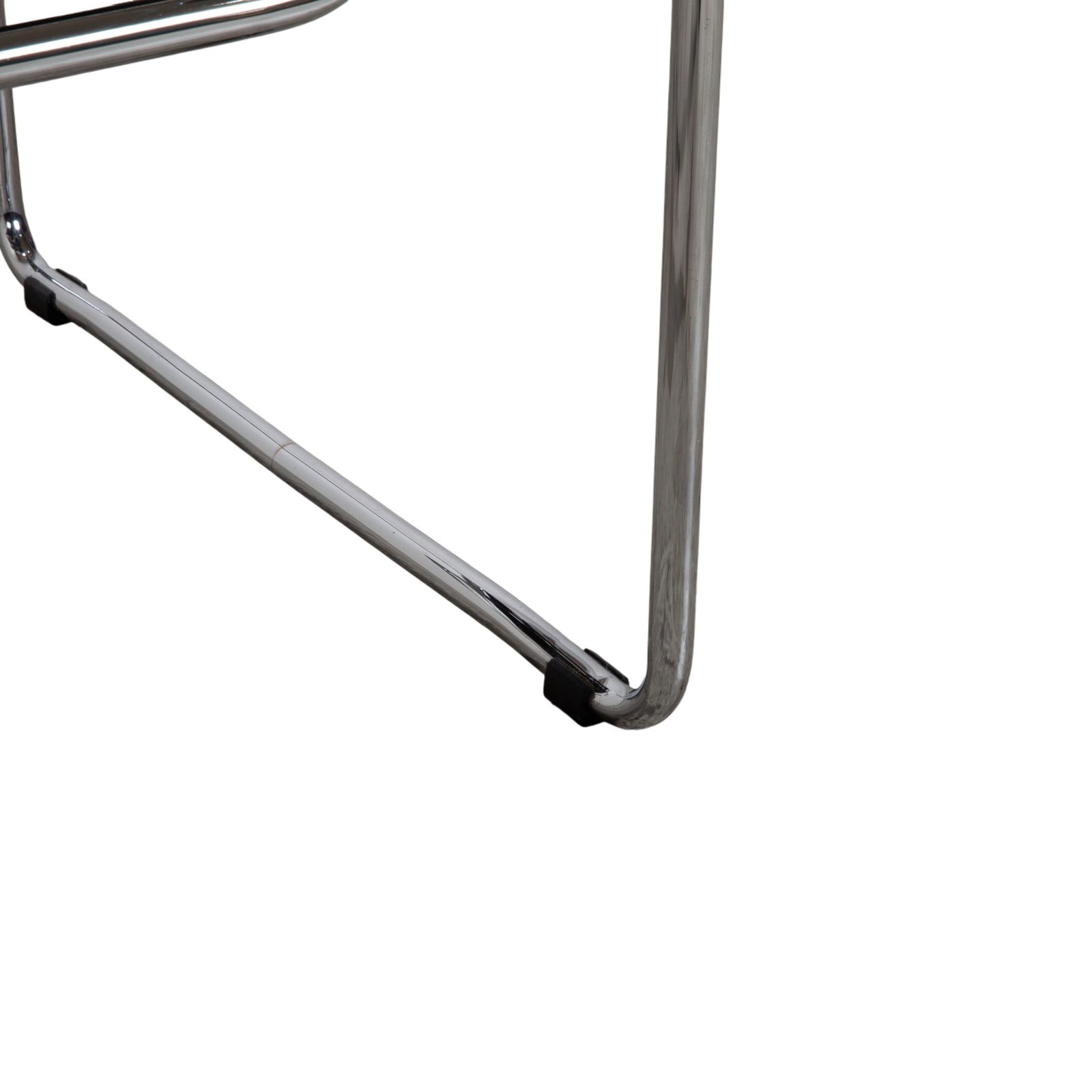 Knoll International Wassily Chair Leather Armchair Black Chair Marcel Breuer photo vinterior