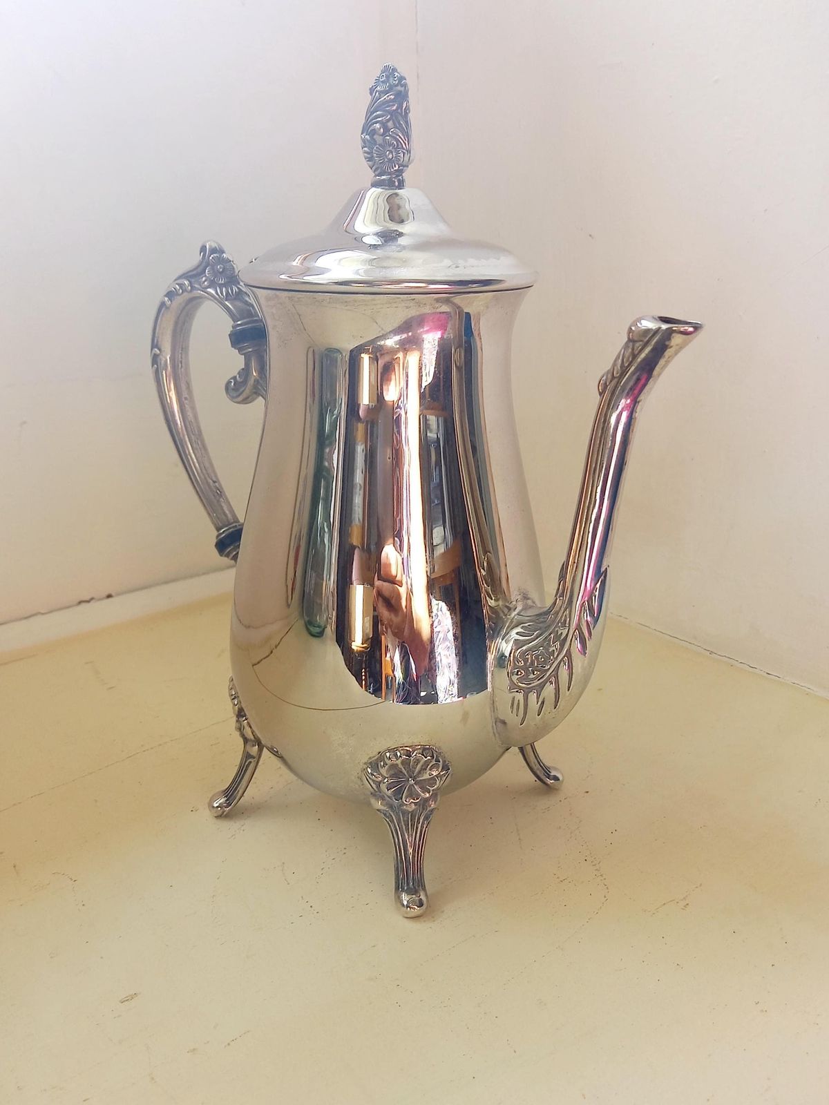 Cafetière en métal argenté, art de la table hôtelier, France photo Décoration