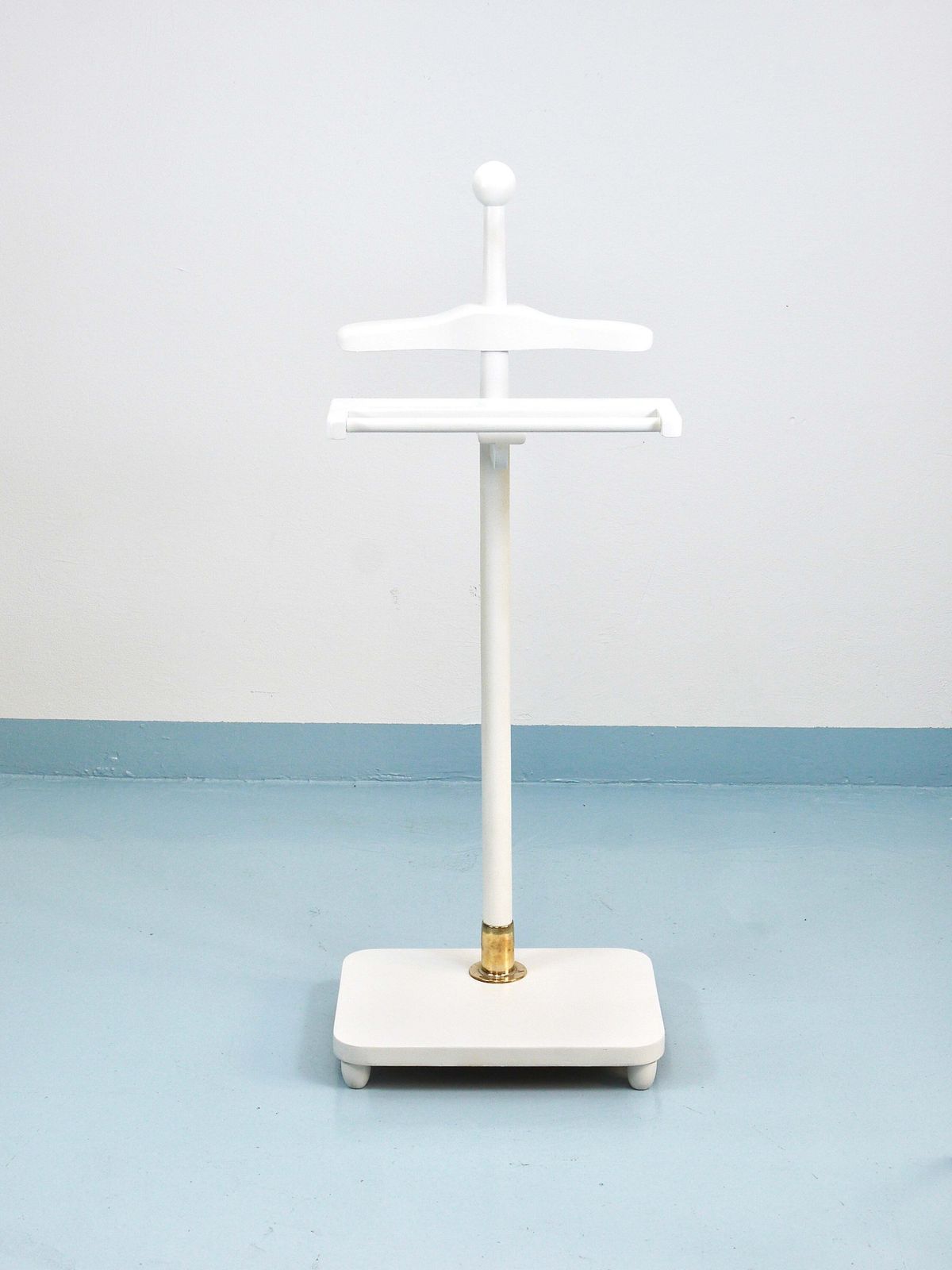 1920s Art Nouveau White & Brass Valet Jugendstil Clothing Stand, Vienna, Austria