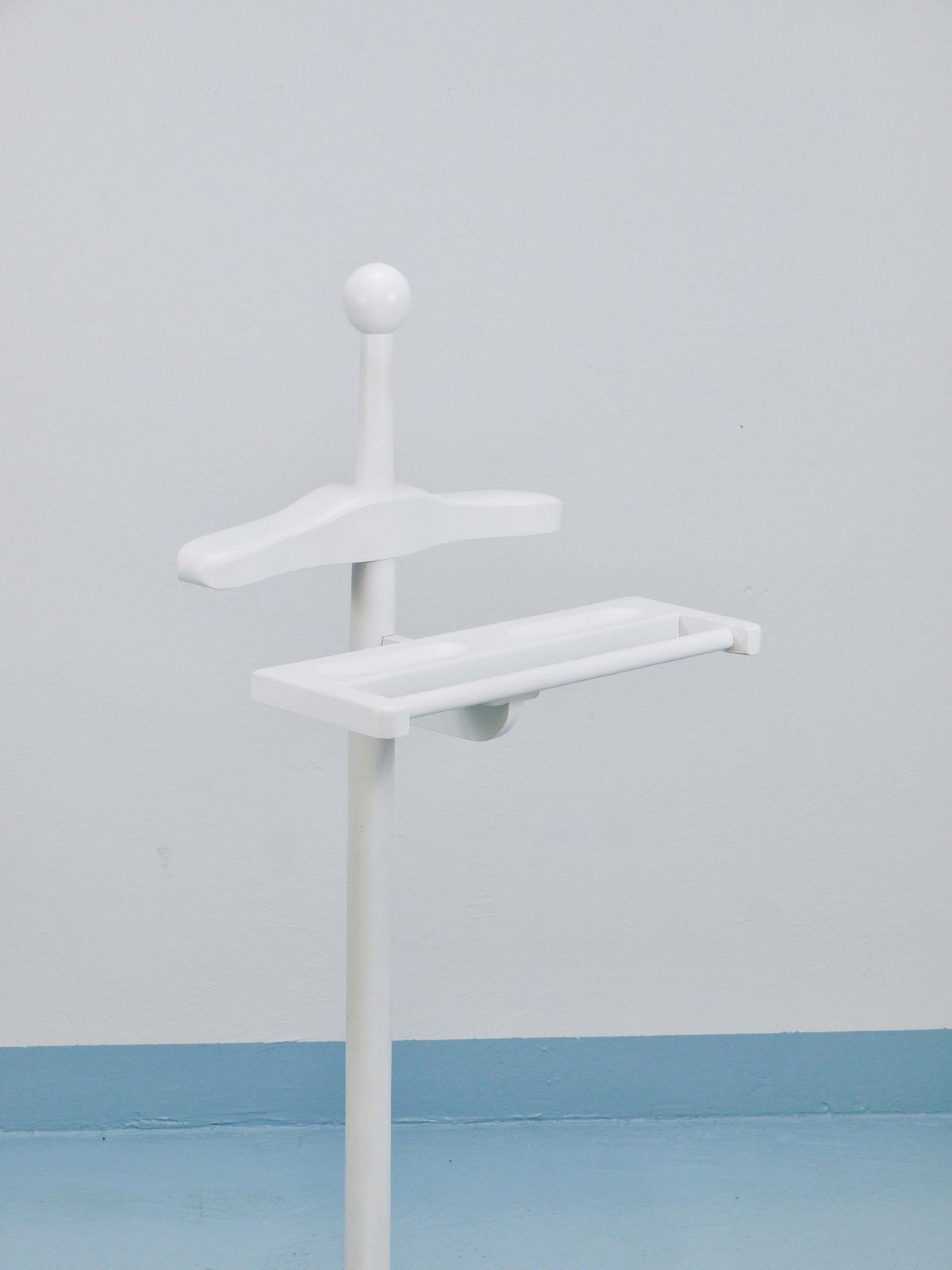 1777.0 1920s Art Nouveau White & Brass Valet Jugendstil Clothing Stand, Vienna, Austria photo