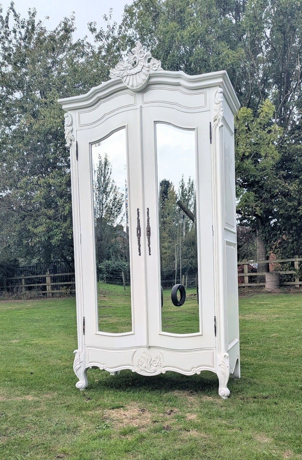 Armoire française peinte, livraison disponible 0373