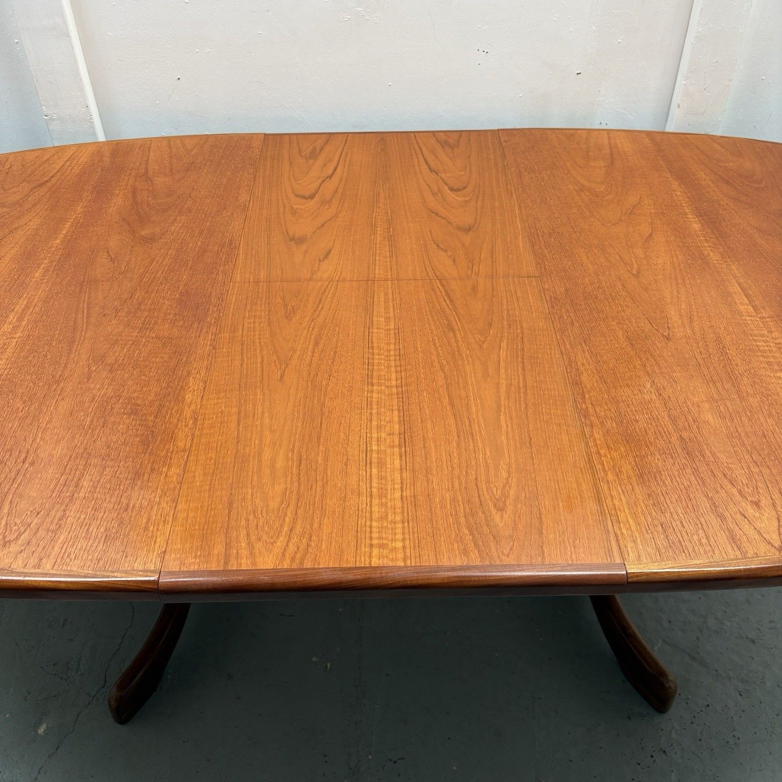 photo furniture Midcentury G Plan “Fresco” Oval Extending Teak Whale Tail Dining Table C.1960s