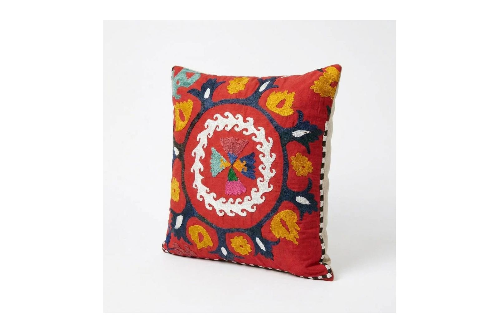 Housse de coussin Suzani de Boukhara, 56 x 64 cm photo for sale