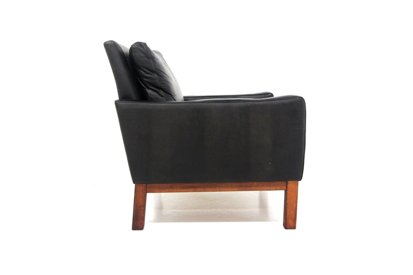 Fauteuil scandinave en cuir, Suède, 1960 photo for sale
