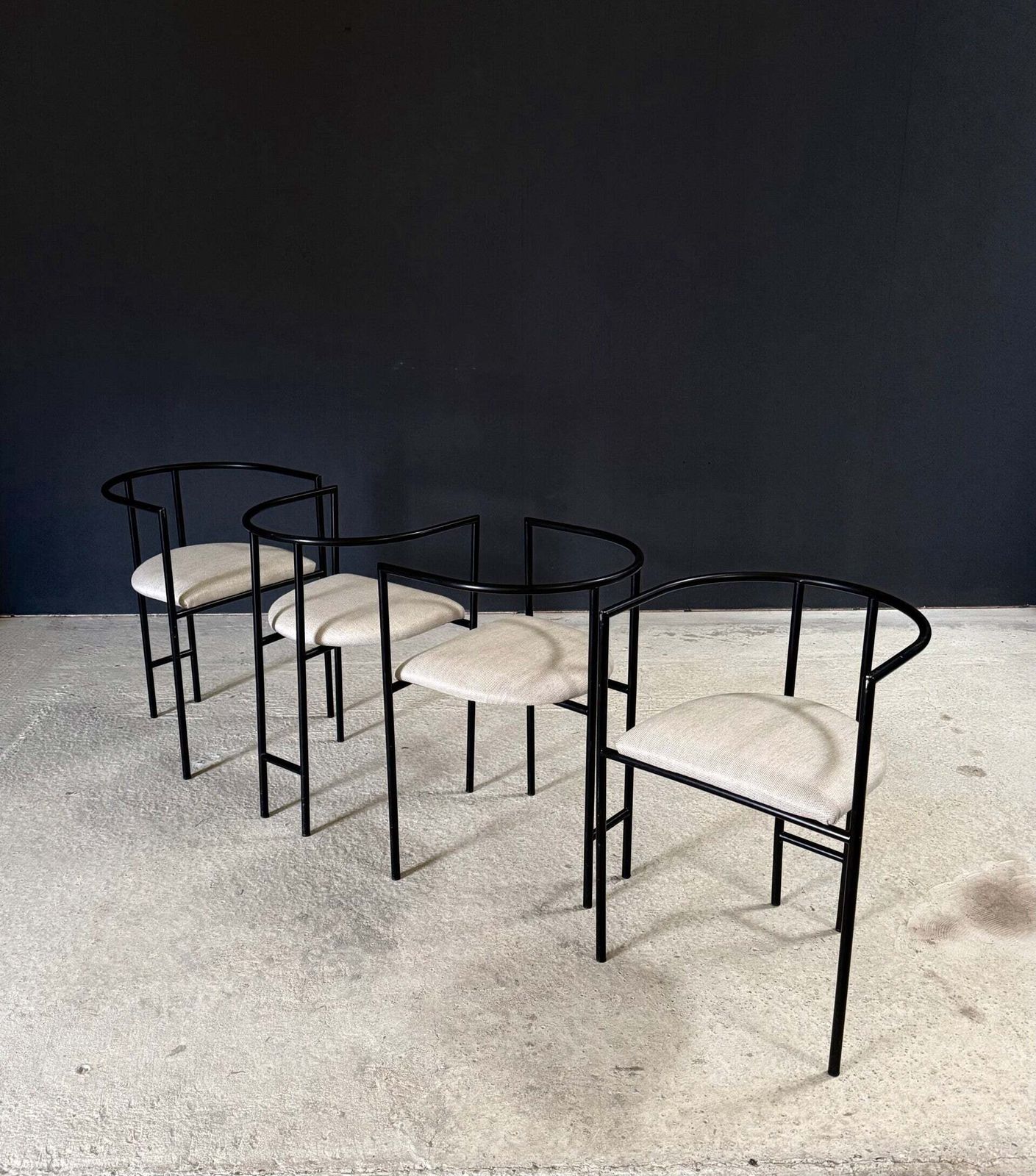 Postmodern Design 'Tokyo' Dining Chairs by Rodney Kinsman voor Bieffeplast, Italië jaren 1980 photo for sale