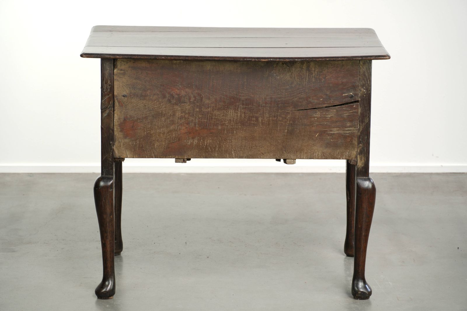 Elegant 18th Century English Oak Lowboy/Side Table With A Luxurious Appearance photo 1072.0