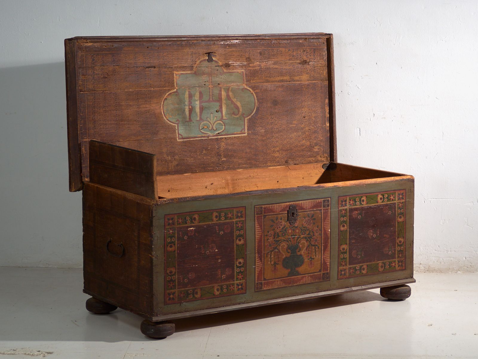 Coffre de mariage d'époque en pin polychrome - Europe centrale, vers 1850 photo 3017.0