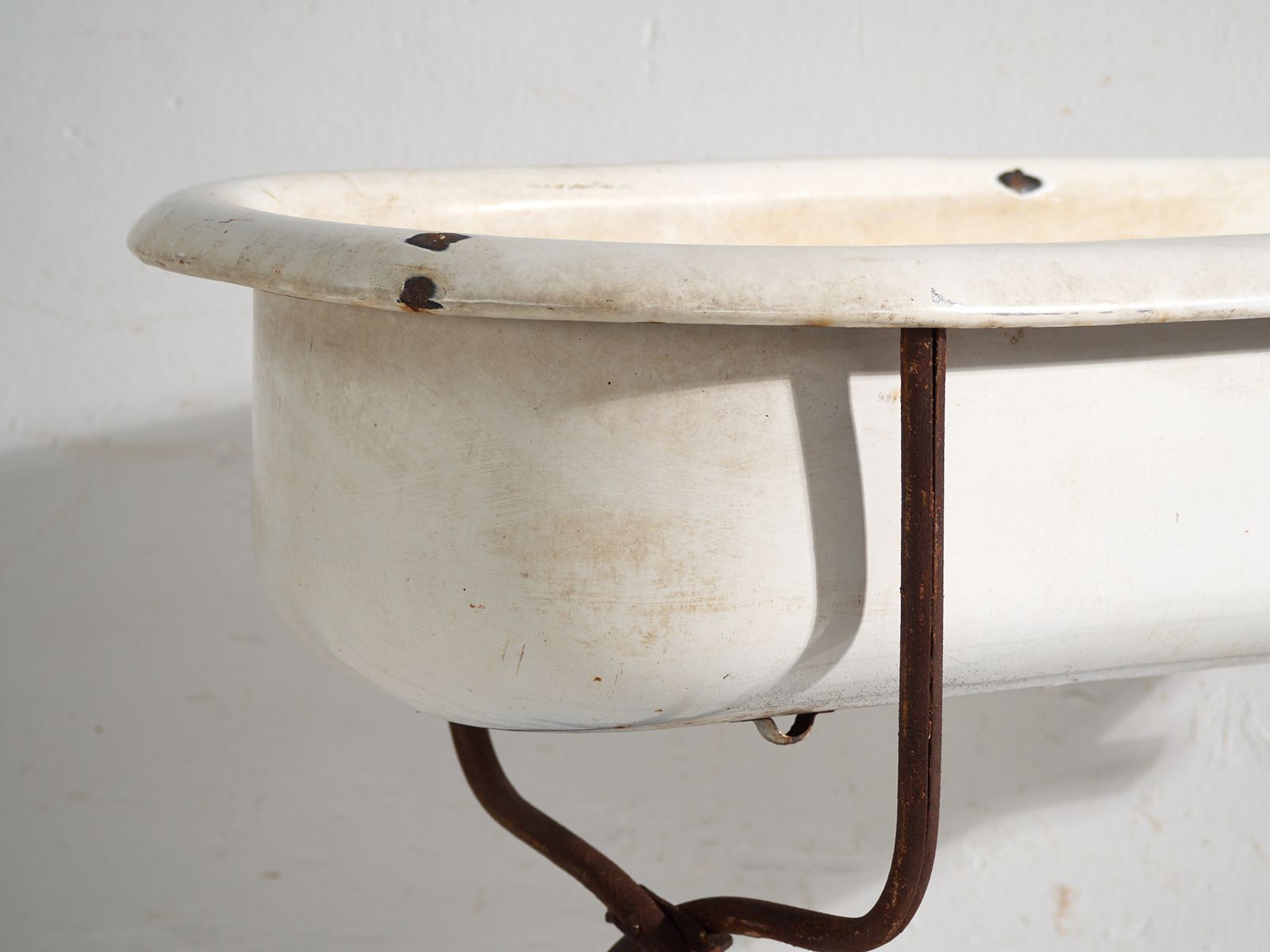 Antique Bathtub In Enamelled Iron – Central Europe, Circa 1950 #6 photo for sale