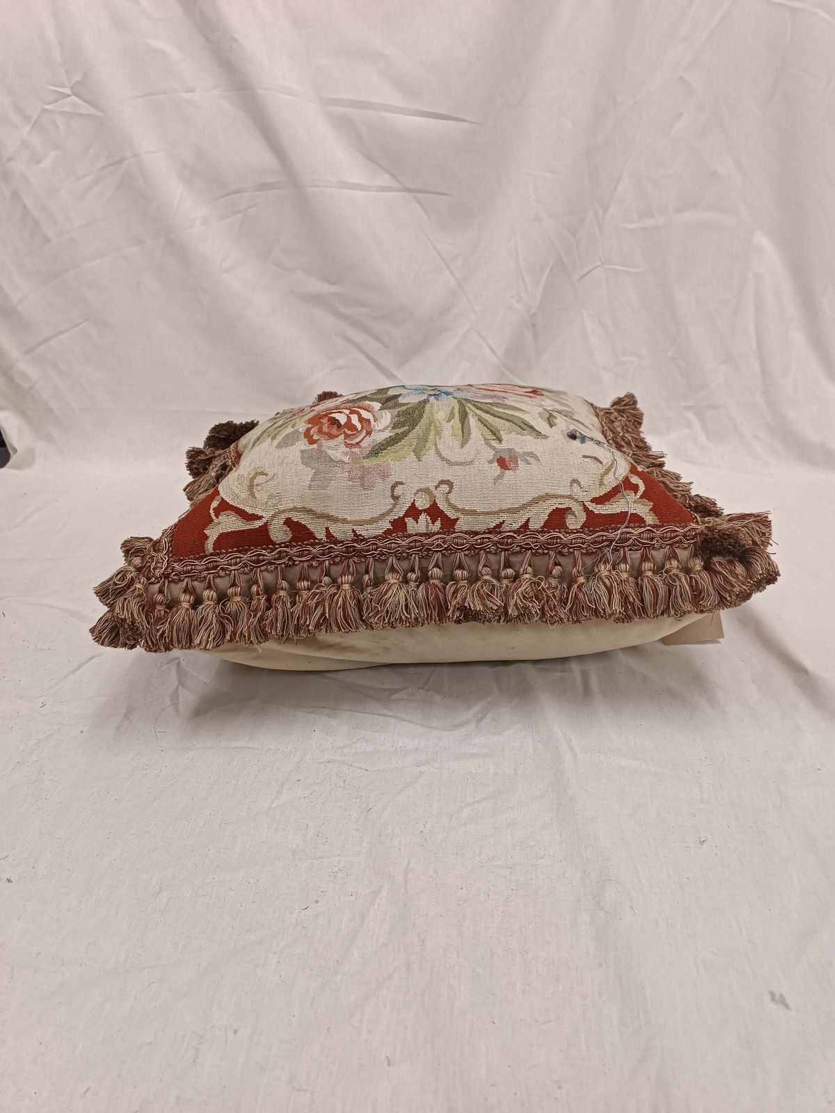 Housse de coussin en tapisserie tissée à la main, style Aubusson français, bouquet floral de roses photo vinterior