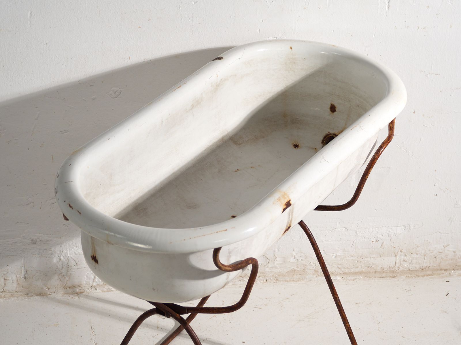 Antique Bathtub In Enamelled Iron – Central Europe, Circa 1950 #2 photo Garden Decor