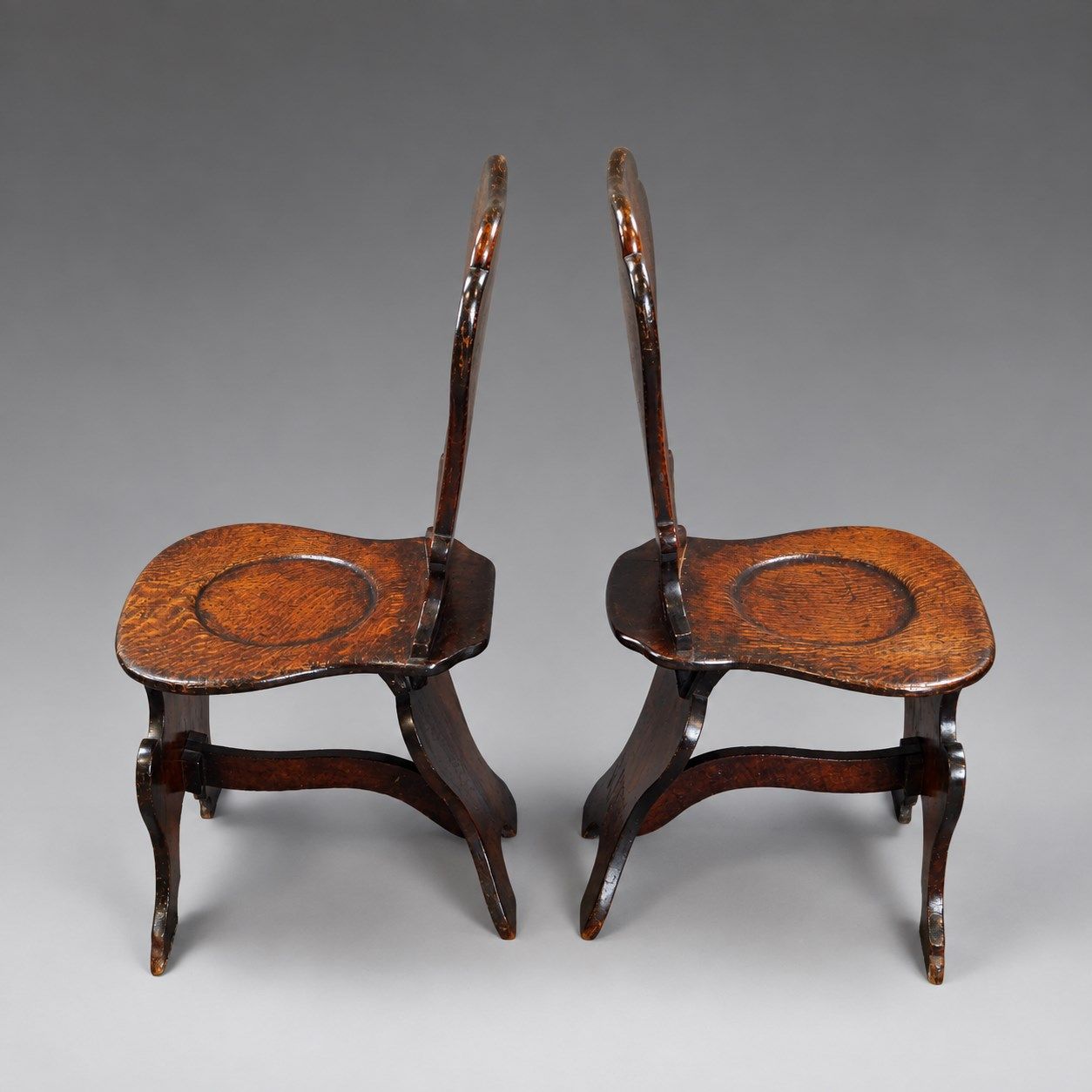 Een paar Sgabello hallenstoelen photo furniture